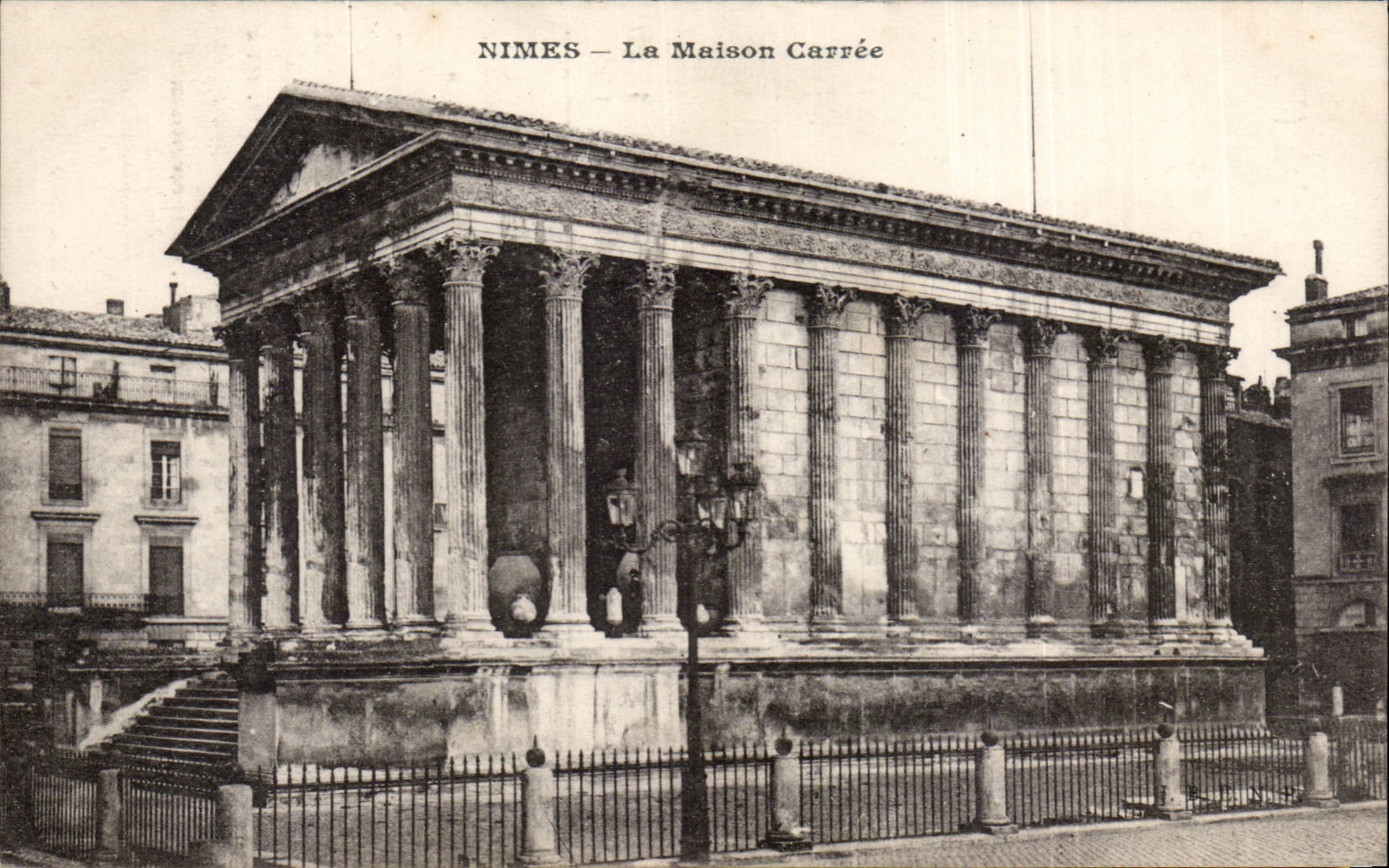 CPA Nimes das quadratische Haus