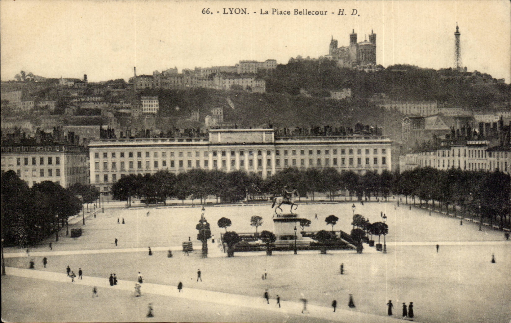CPA Lyon Places Bellecour
