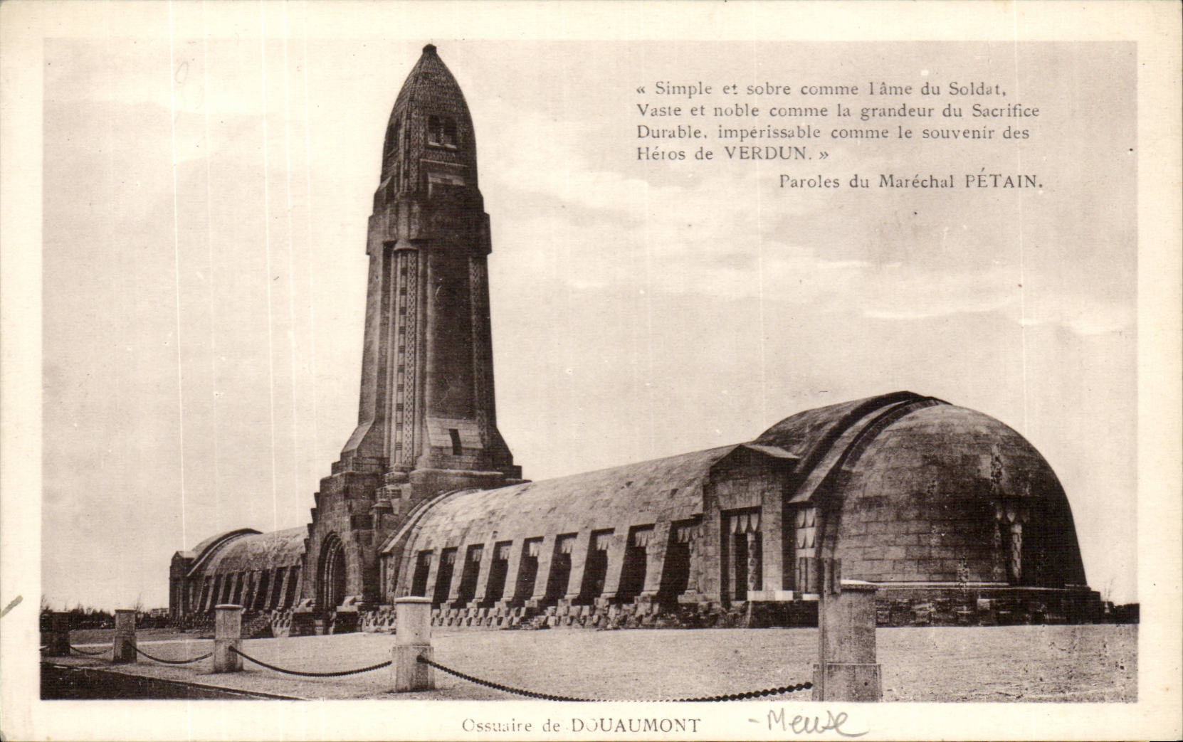 CPA Militaria Lighthouse and ossuary of Douaumont