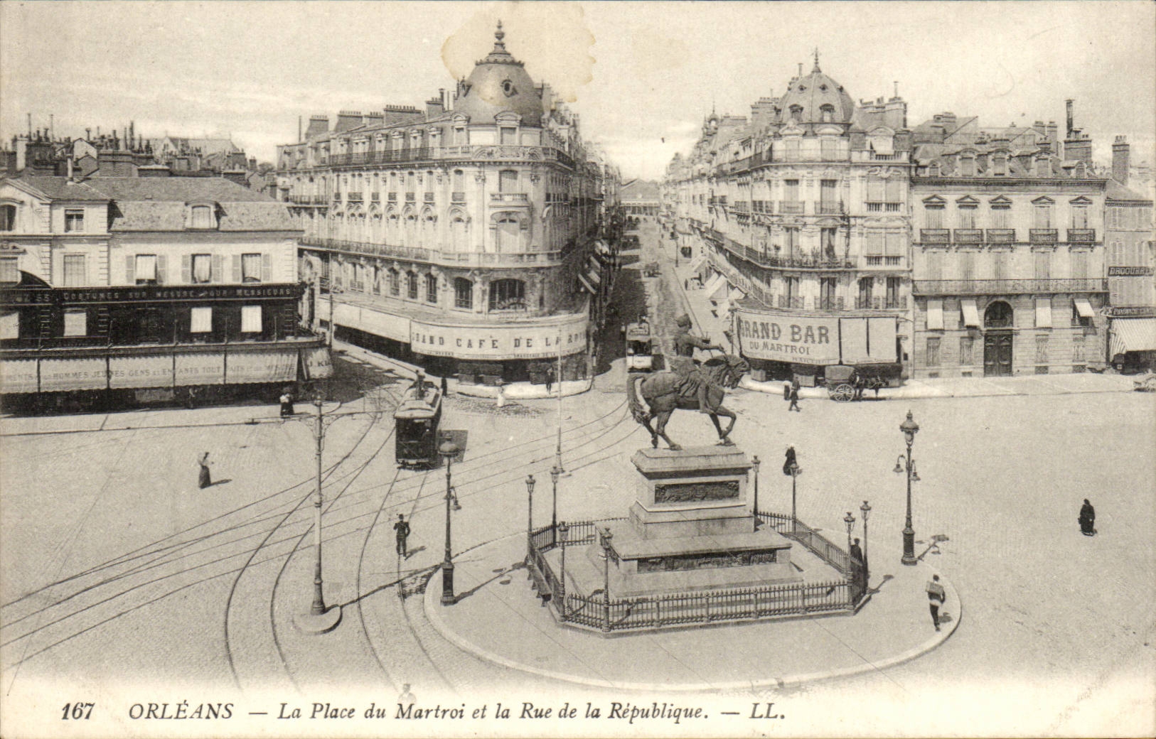 Orleans CPA the place of Martroi and the street of the Republic