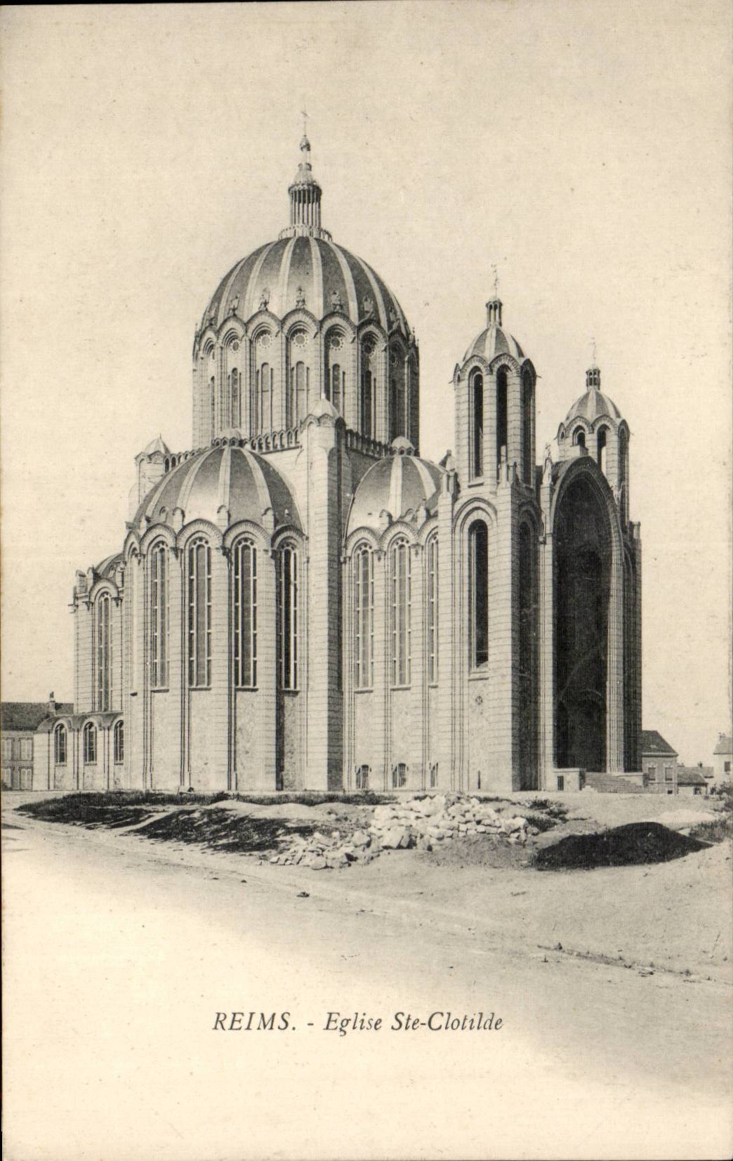 Reims CPA Church Sainte Clotilde