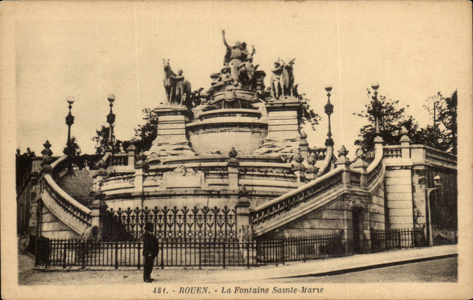CPA Rouen the fountain Sainte Marie