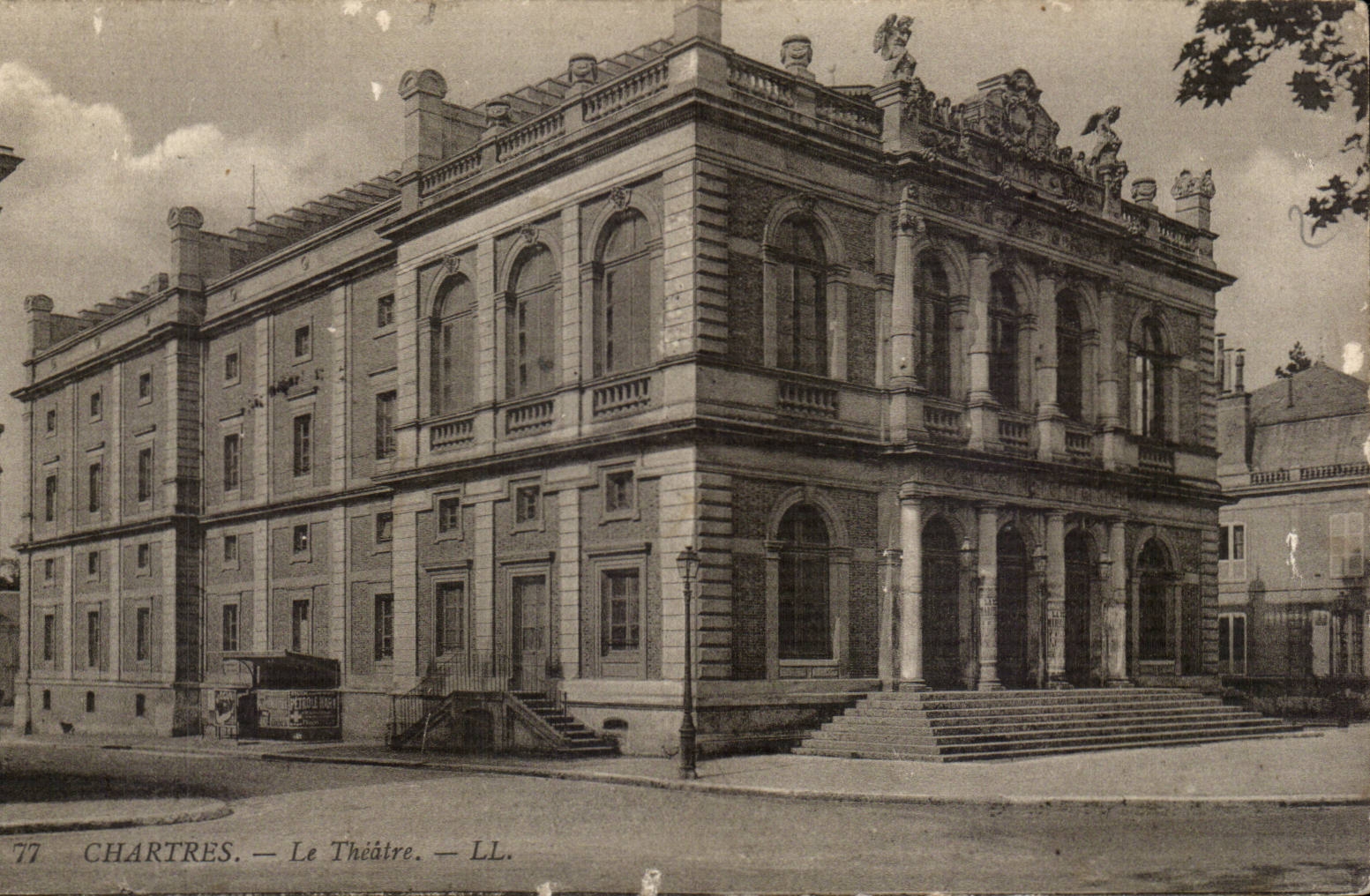 Chartres CPA the theater