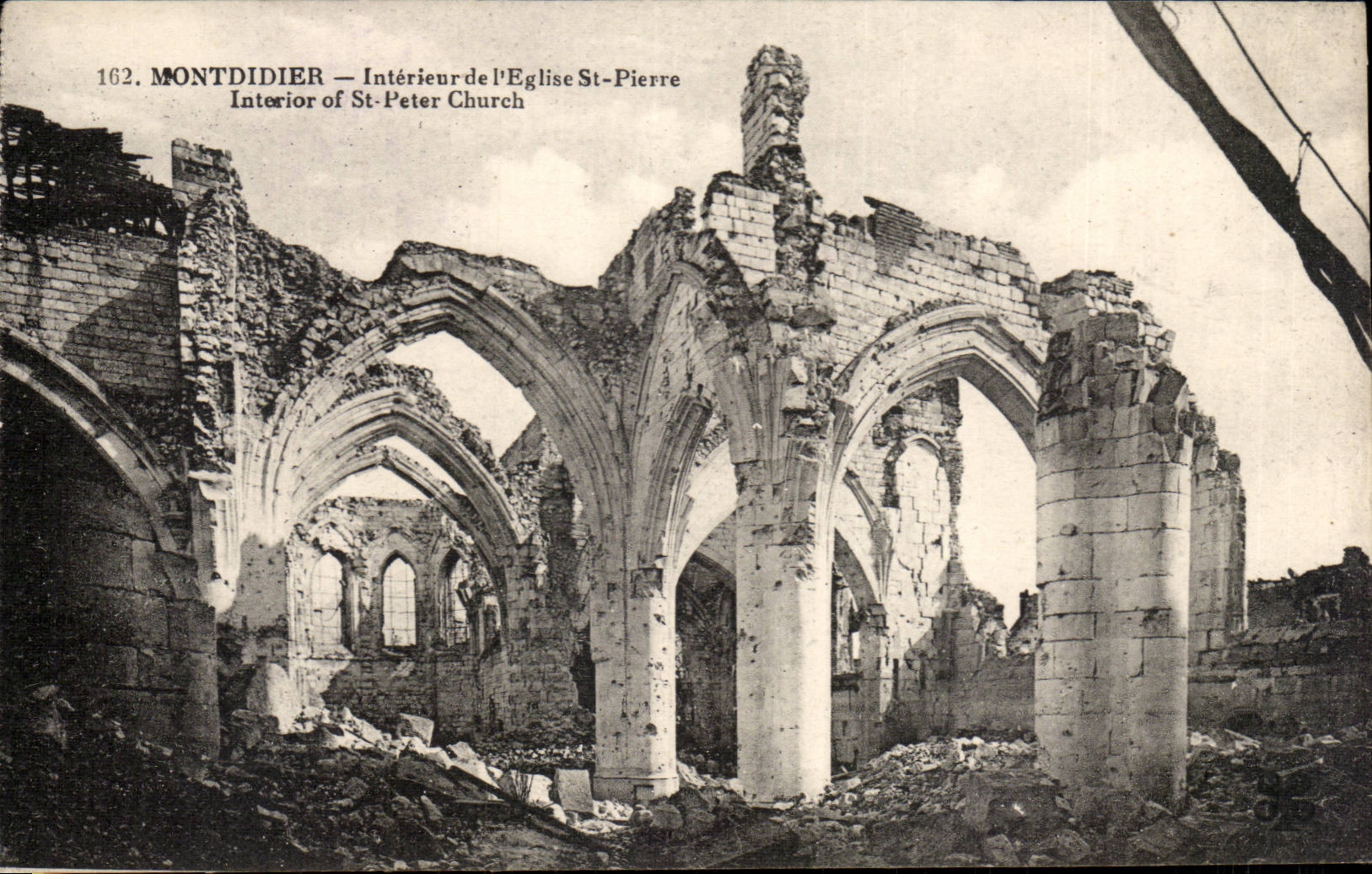 CPA Montdidier Interieur of the church St hones