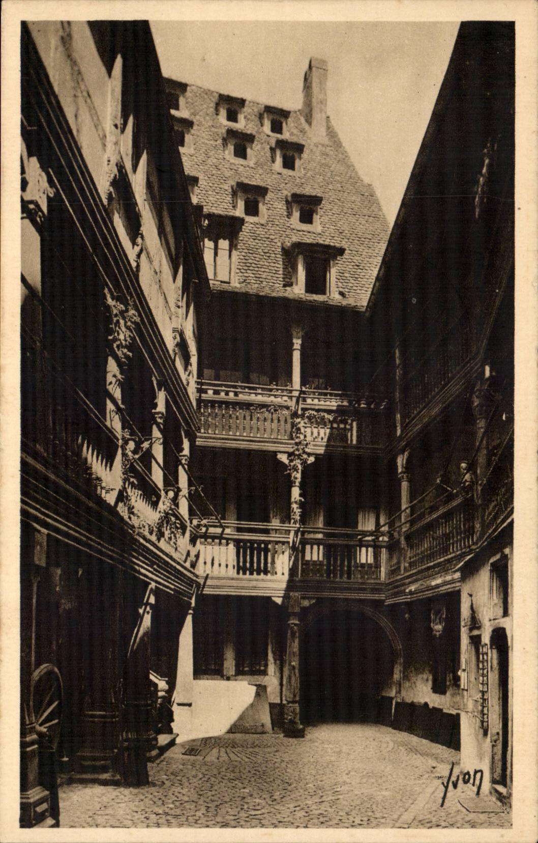 CPA Strasbourg Alsatian Museum Court of the corbel