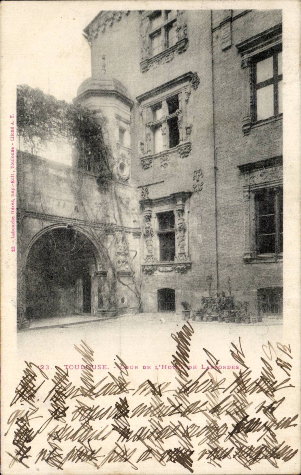 CPA Toulouse Cour de l'hotel de Labbordes