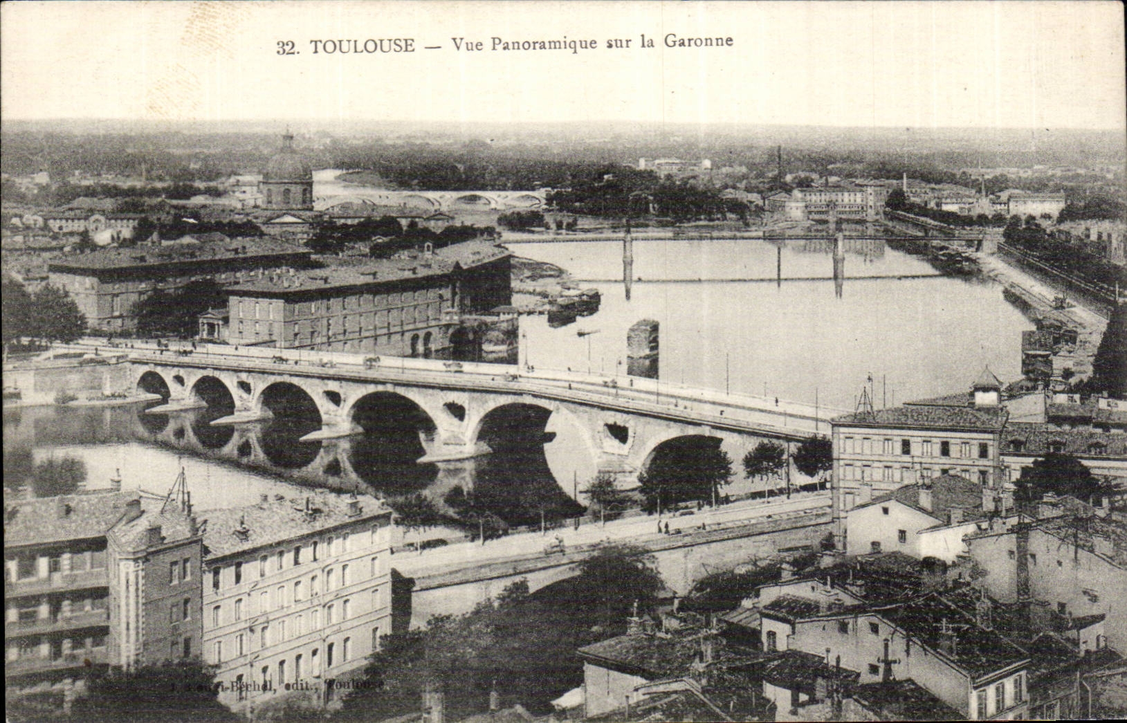 CPA Toulouse Vue panoramique sur la Garonne