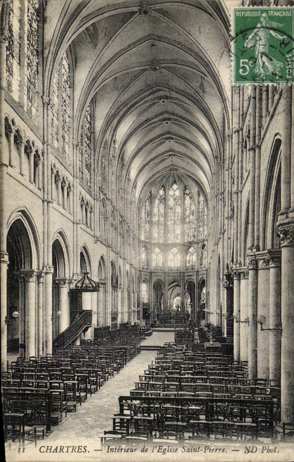 CPA Cathedral of Chartres Interior of the church Saint Pierre