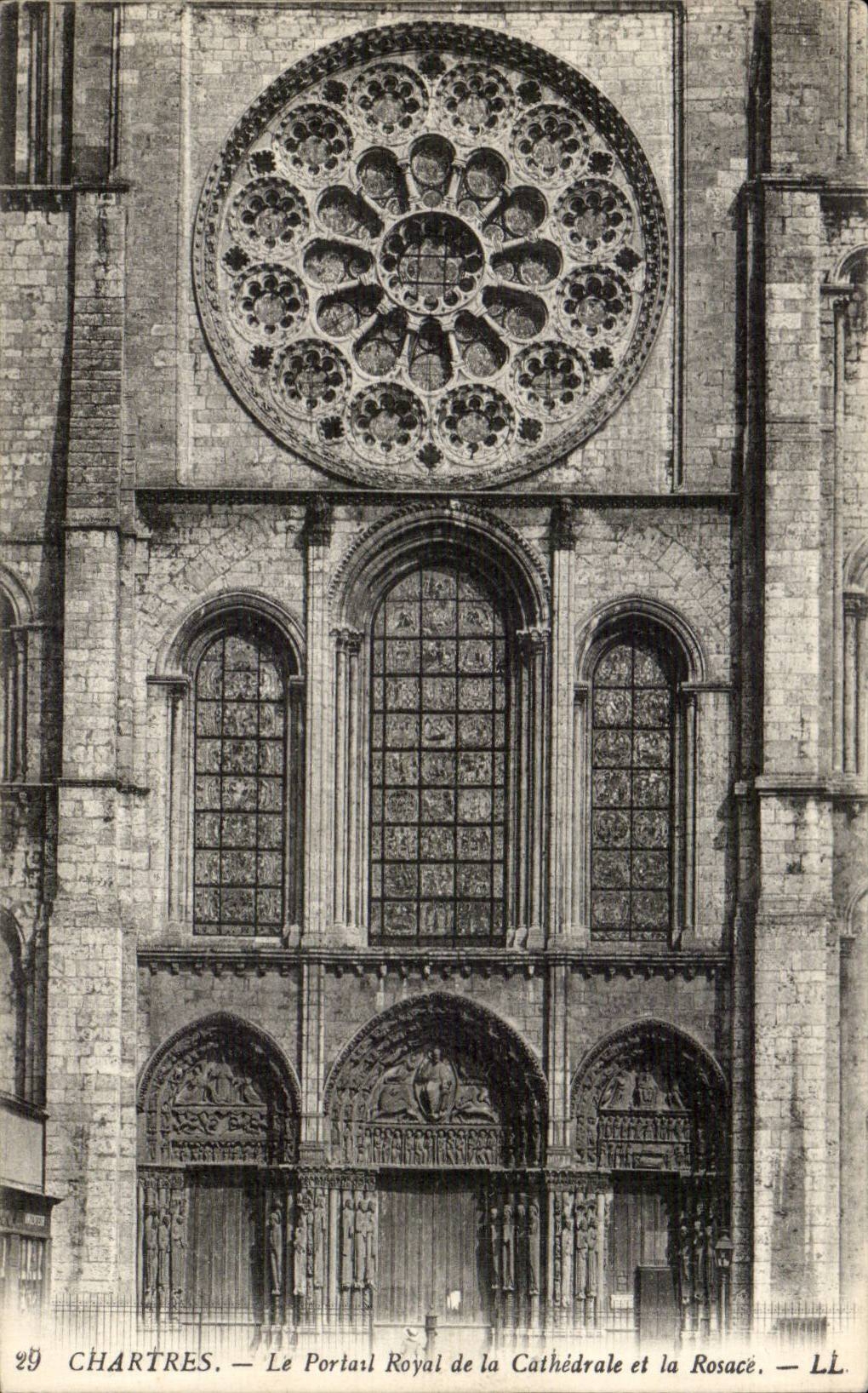 CPA Cathedral of Chartres the royal gate of the cathedral and the rosette