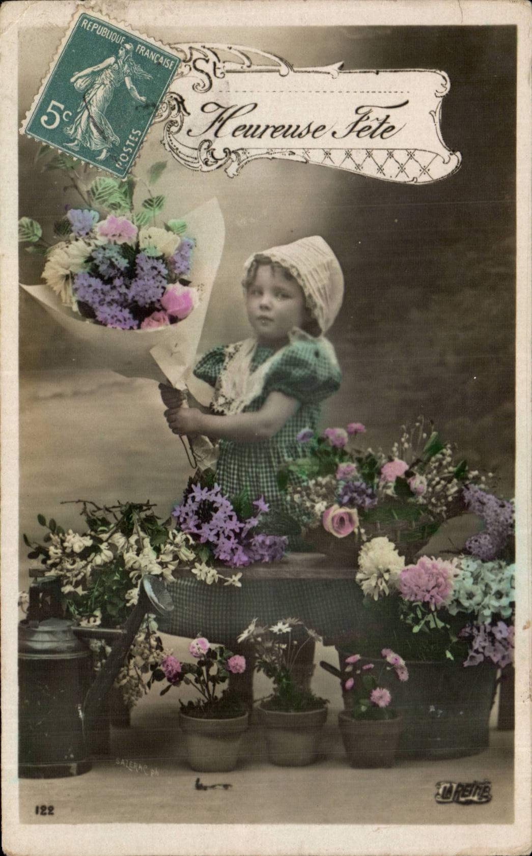 CPA Phantasie-gluckliches Kind feiert