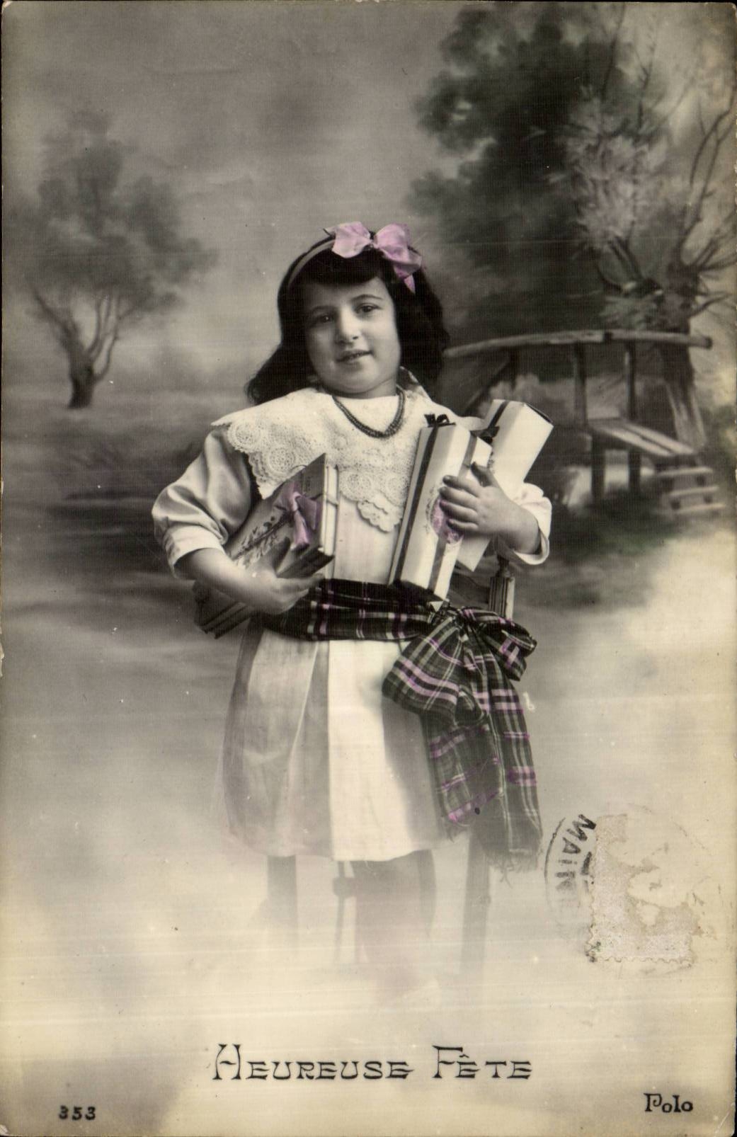 CPA Phantasie-gluckliches Kind feiert