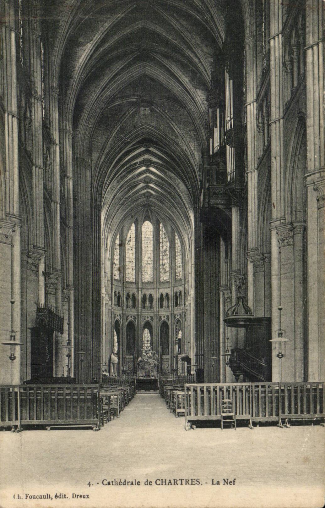 Chartres CPA the cathedral the nave