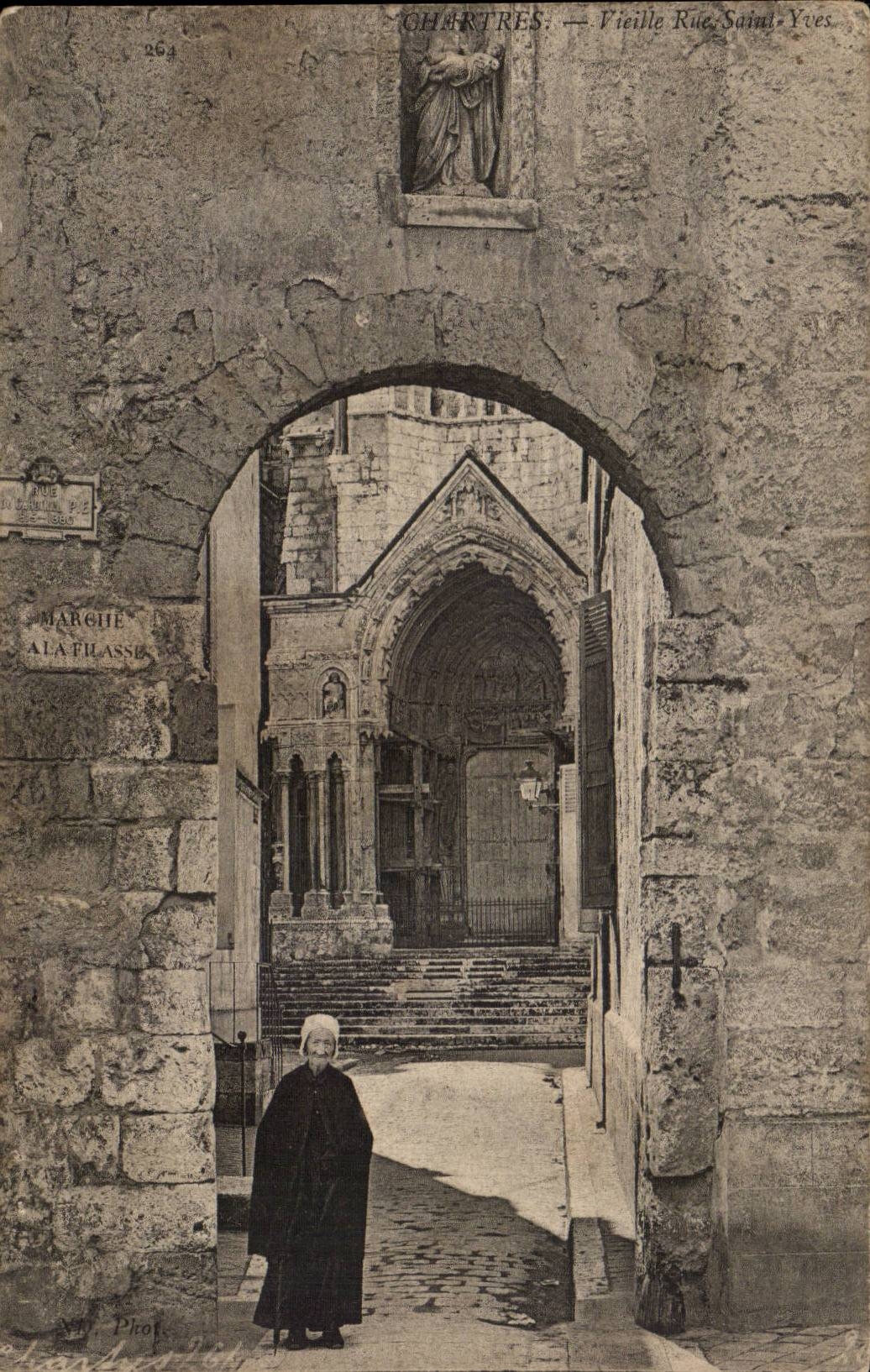 Chartres CPA Old street Saint Yves