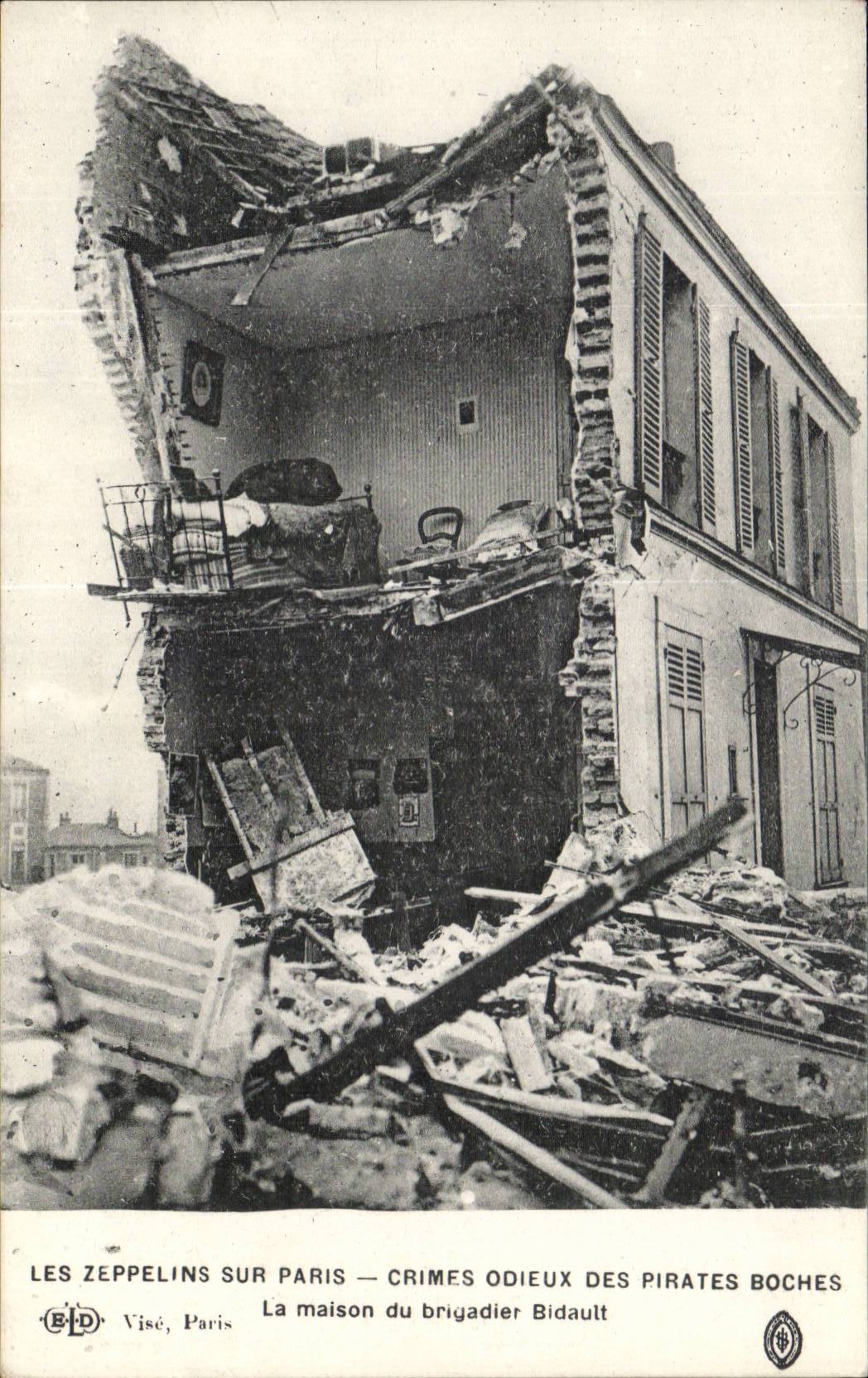 CPA zeppelins on Paris odious Crimes of the pirates boches the house of the Bidault sergeant