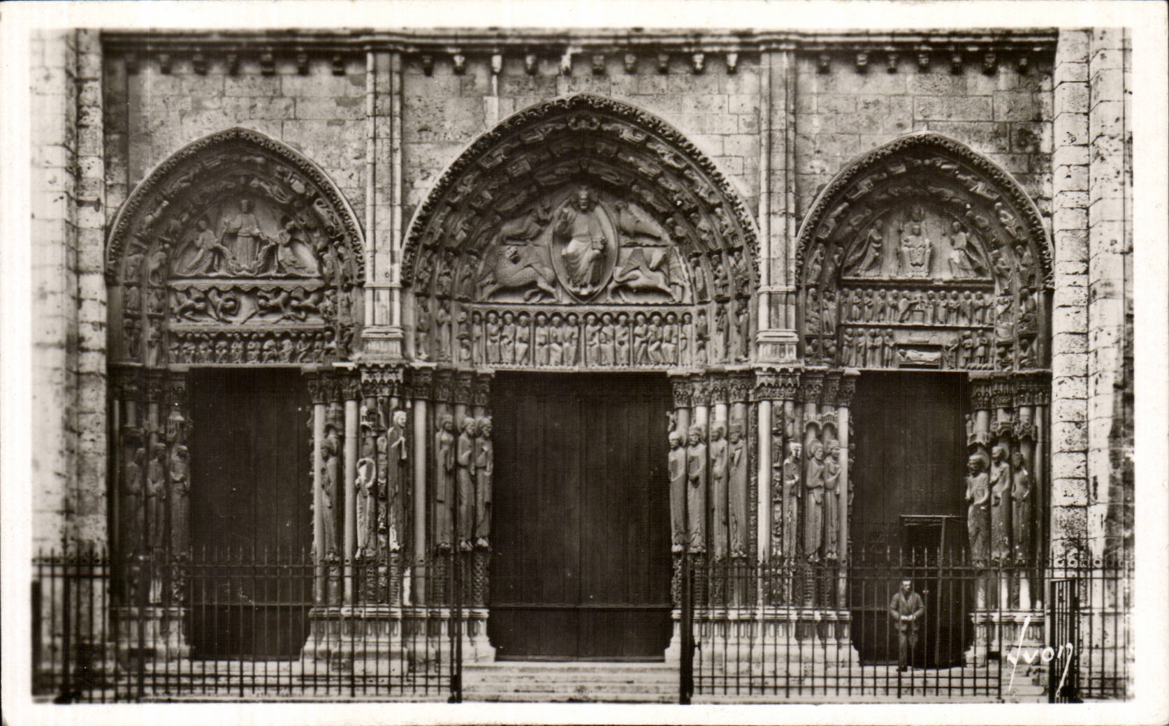 CPA Chartres Cathedral the large gate