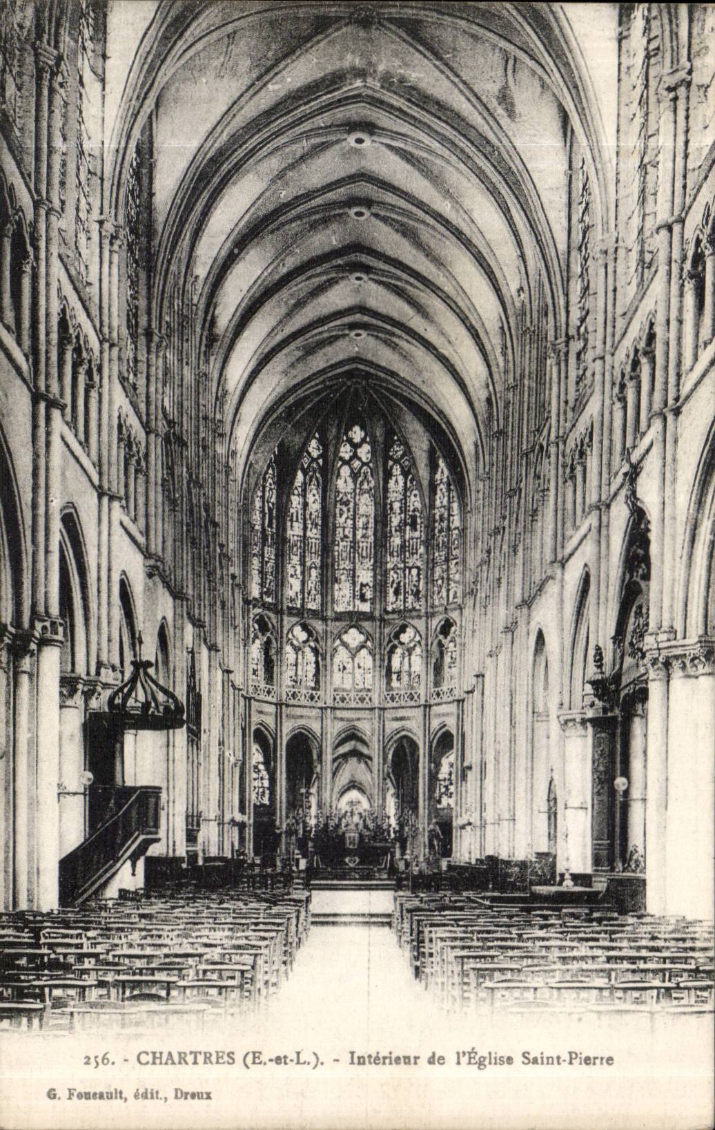 CPA Chartres Interior of the church Saint Pierre