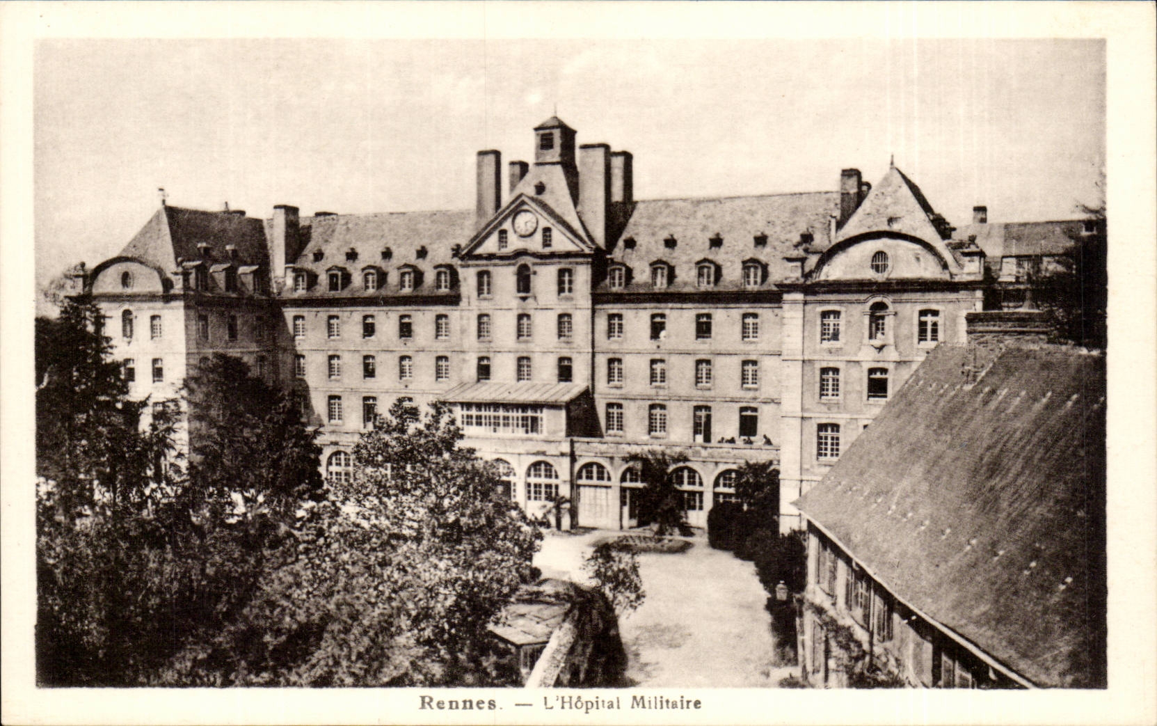 CPA Rennes l'hopital militaire