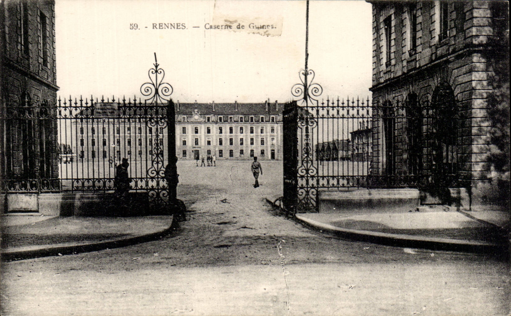 CPA Rennes Caserne de Guines