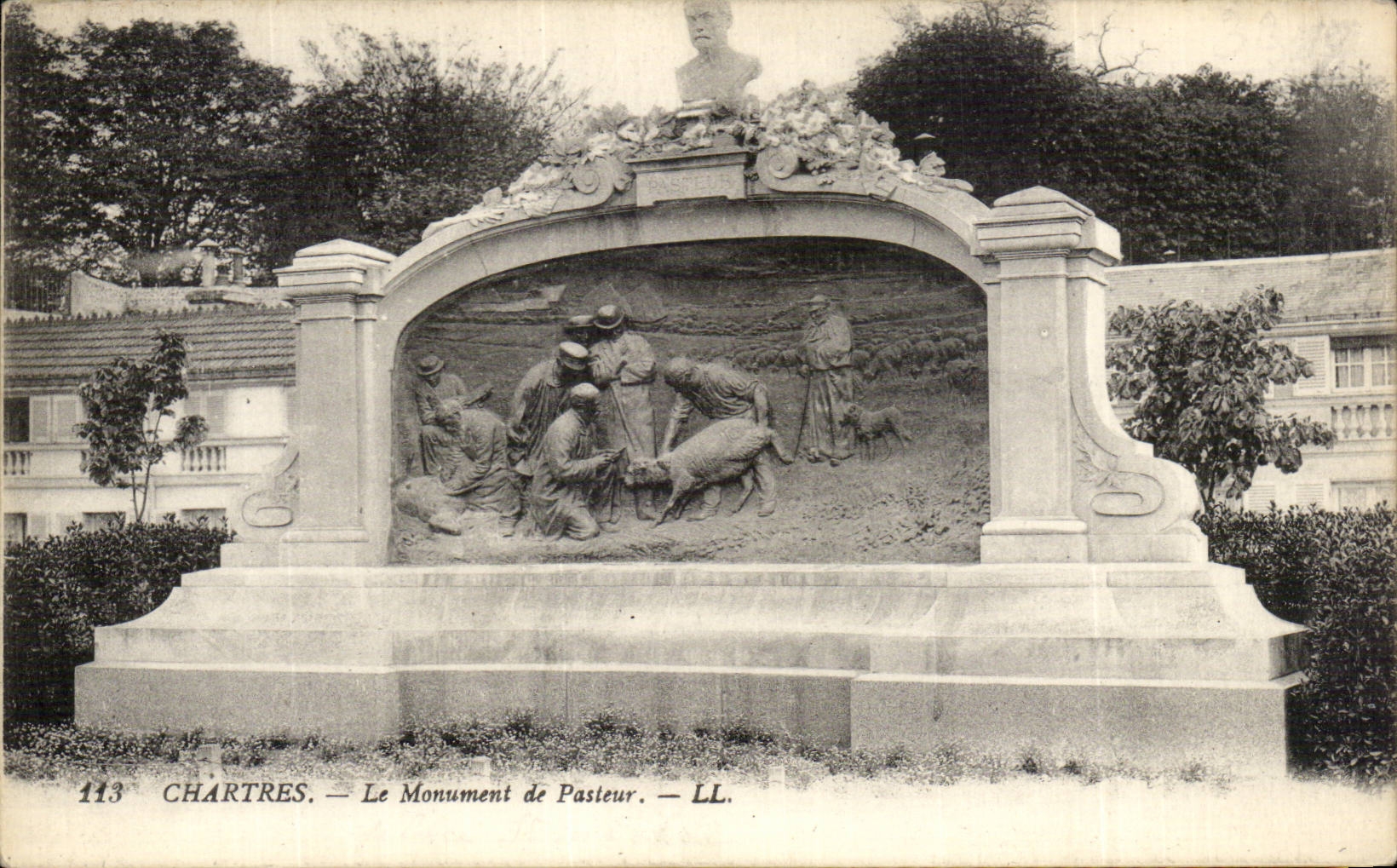 Chartres CPA the monument of Pasteur