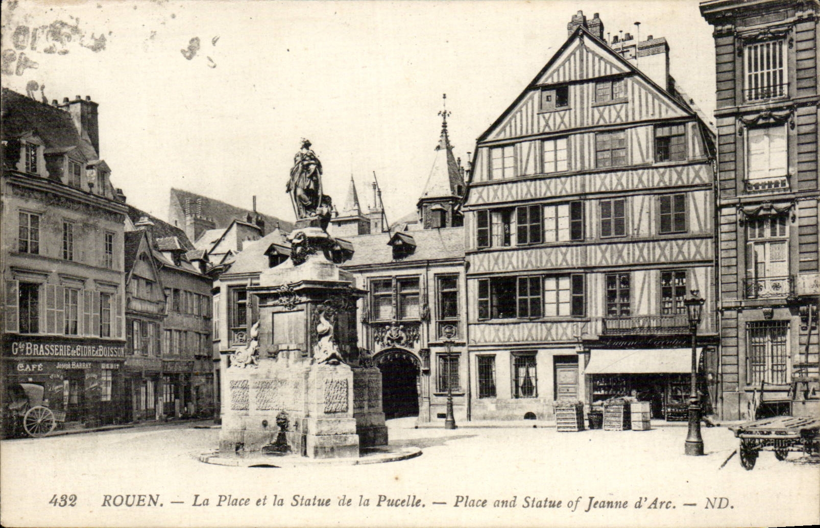 CPA Rouen the place and Statue of the Virgin