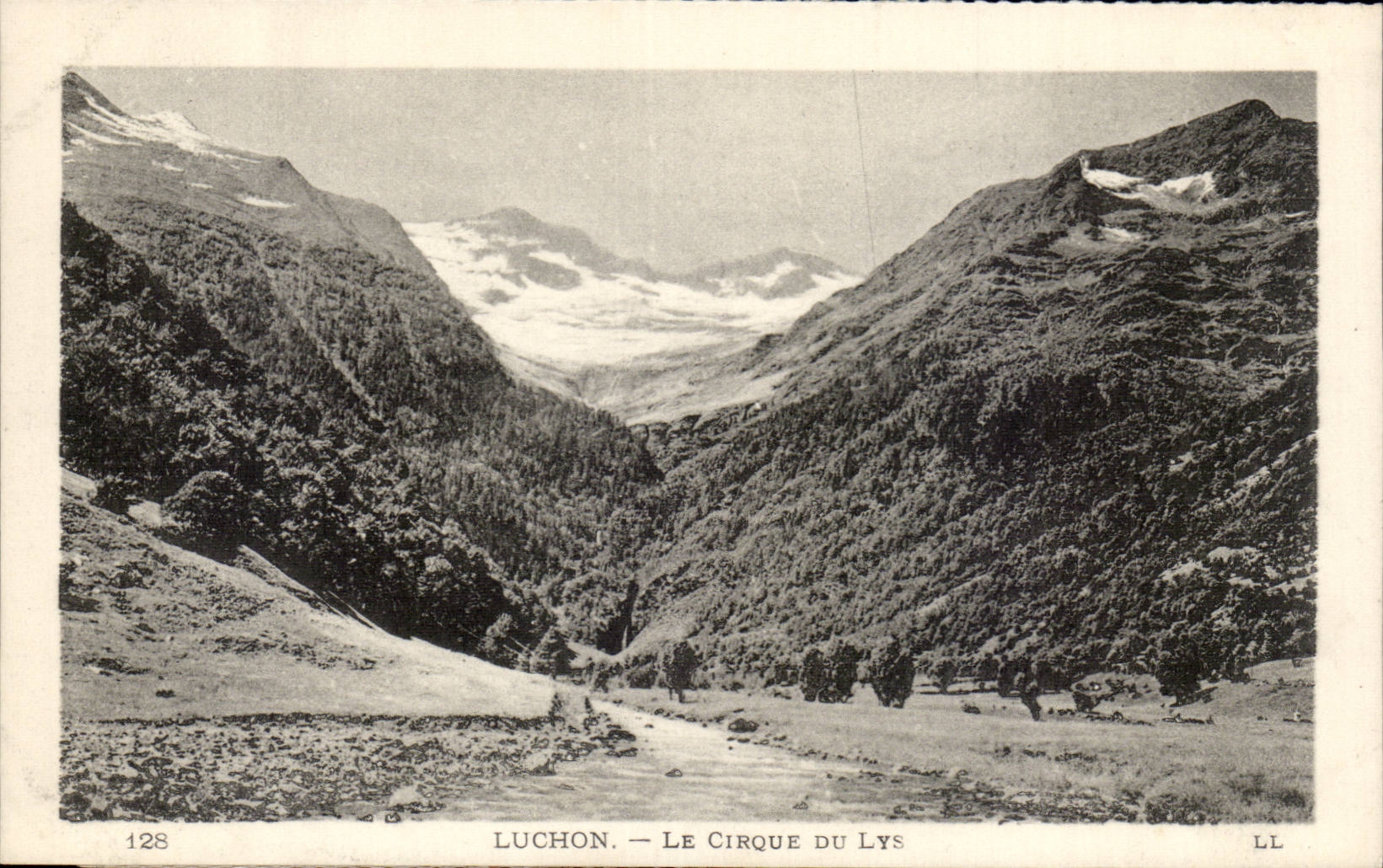 CPA Luchon the circus of lily