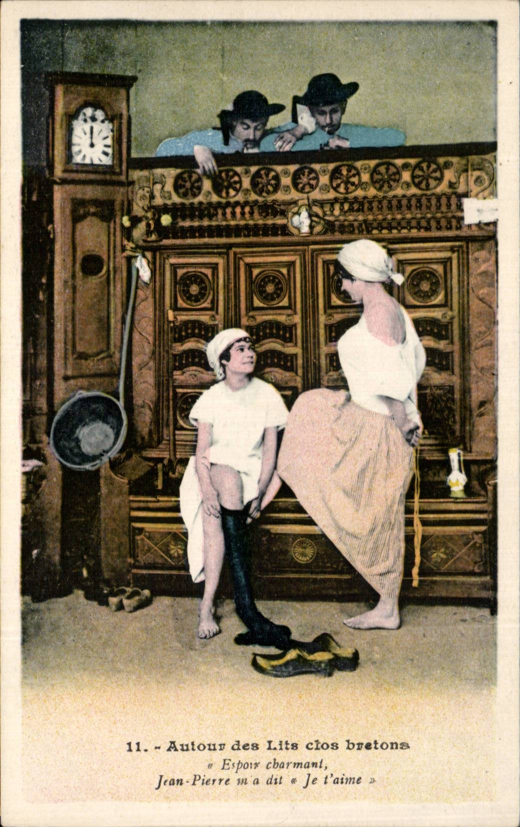 CPA Fantasy In Brittany Around the closed beds Folklore Costume