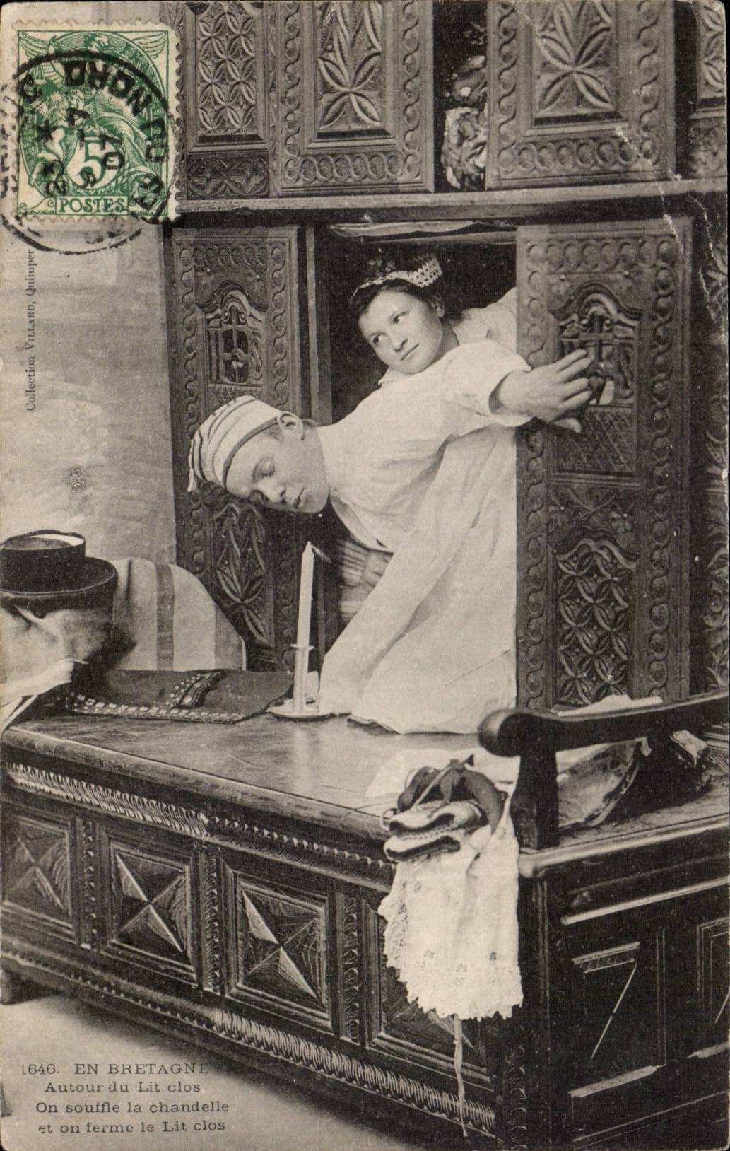 CPA Fantasy In Brittany closed Beds and cradles Folklore Costume