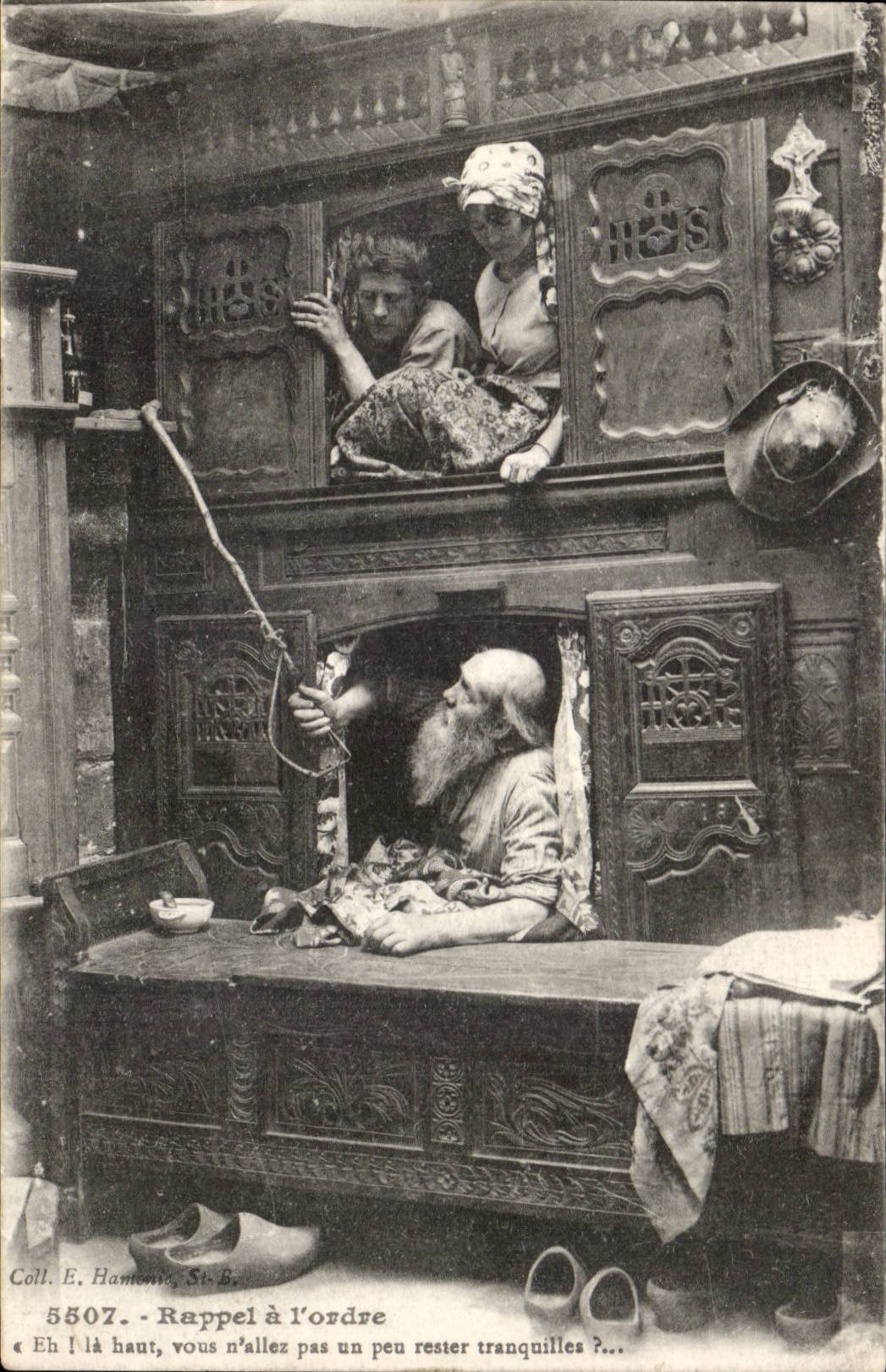 CPA Fantasy In Brittany closed Beds and cradles Folklore Costume