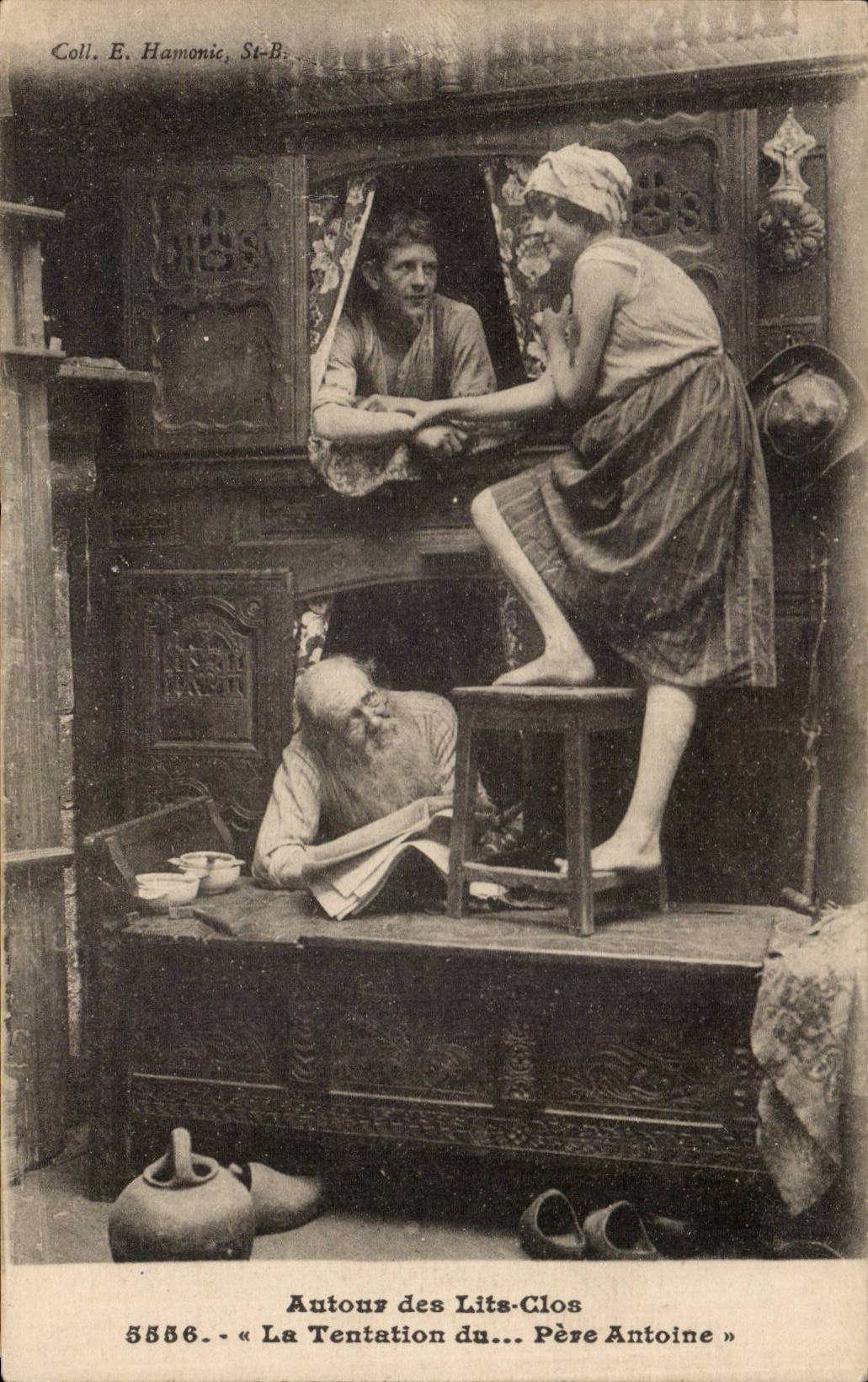 CPA Fantasy In Brittany closed Beds and cradles Folklore Costume