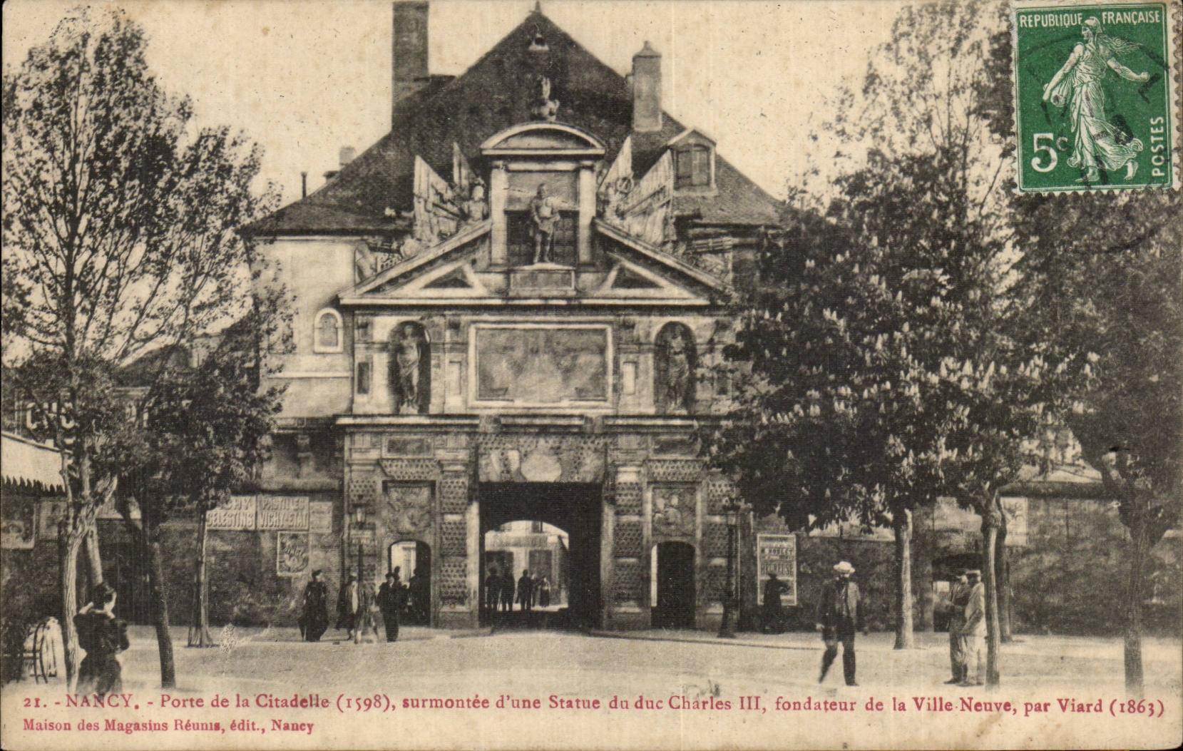 CPA Nancy Porte de la citadelle surmontee d'une statue du duc Charles III fondateur de la ville neuve par Viard