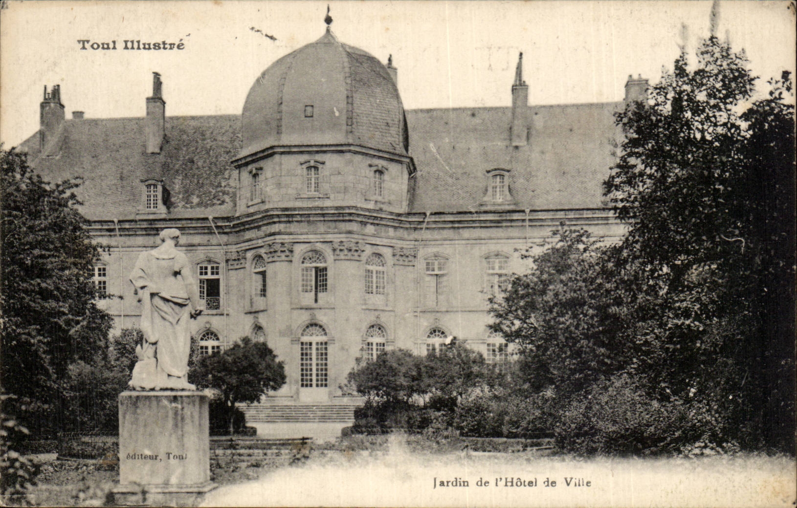 CPA Toul Garten des Rathauses