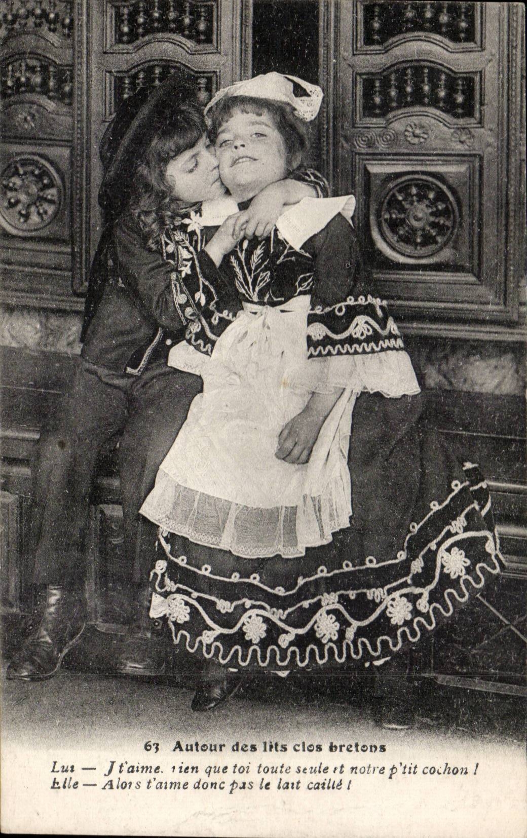 Brittany CPA closed beds Folklore Costume Children