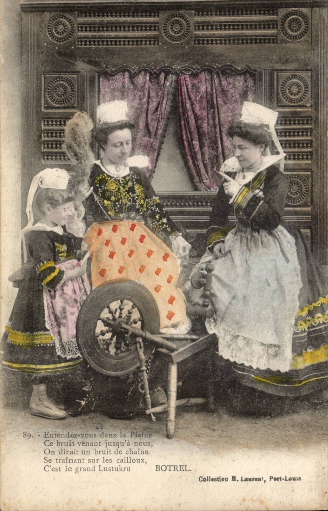 Brittany CPA Folklore Costume Botrel Ropemaking machine