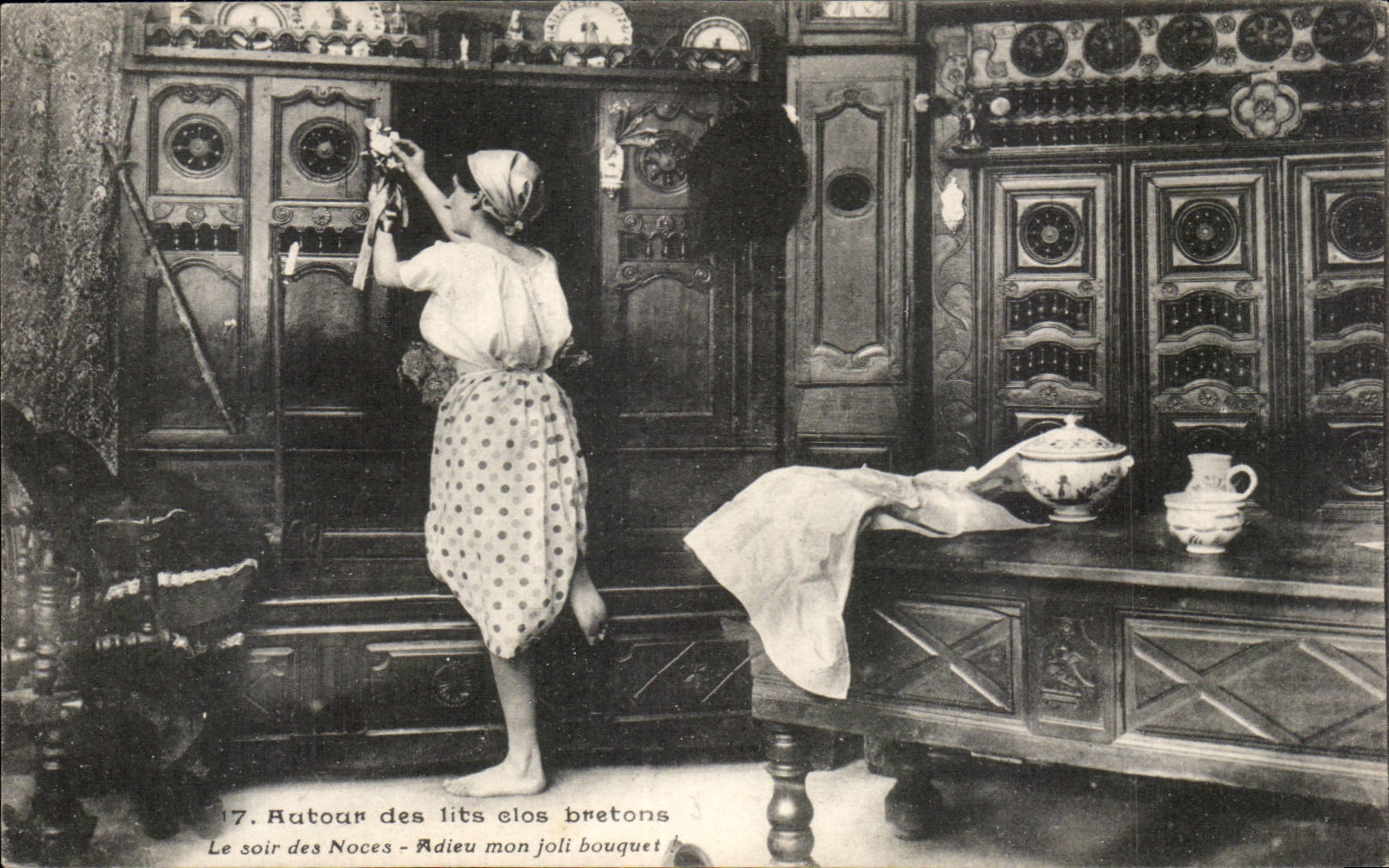 Brittany CPA closed beds Folklore Costume the evening of the weddings