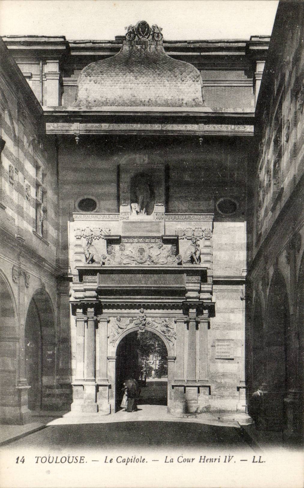 Toulouse CPA Le capitole La cour Henri IV