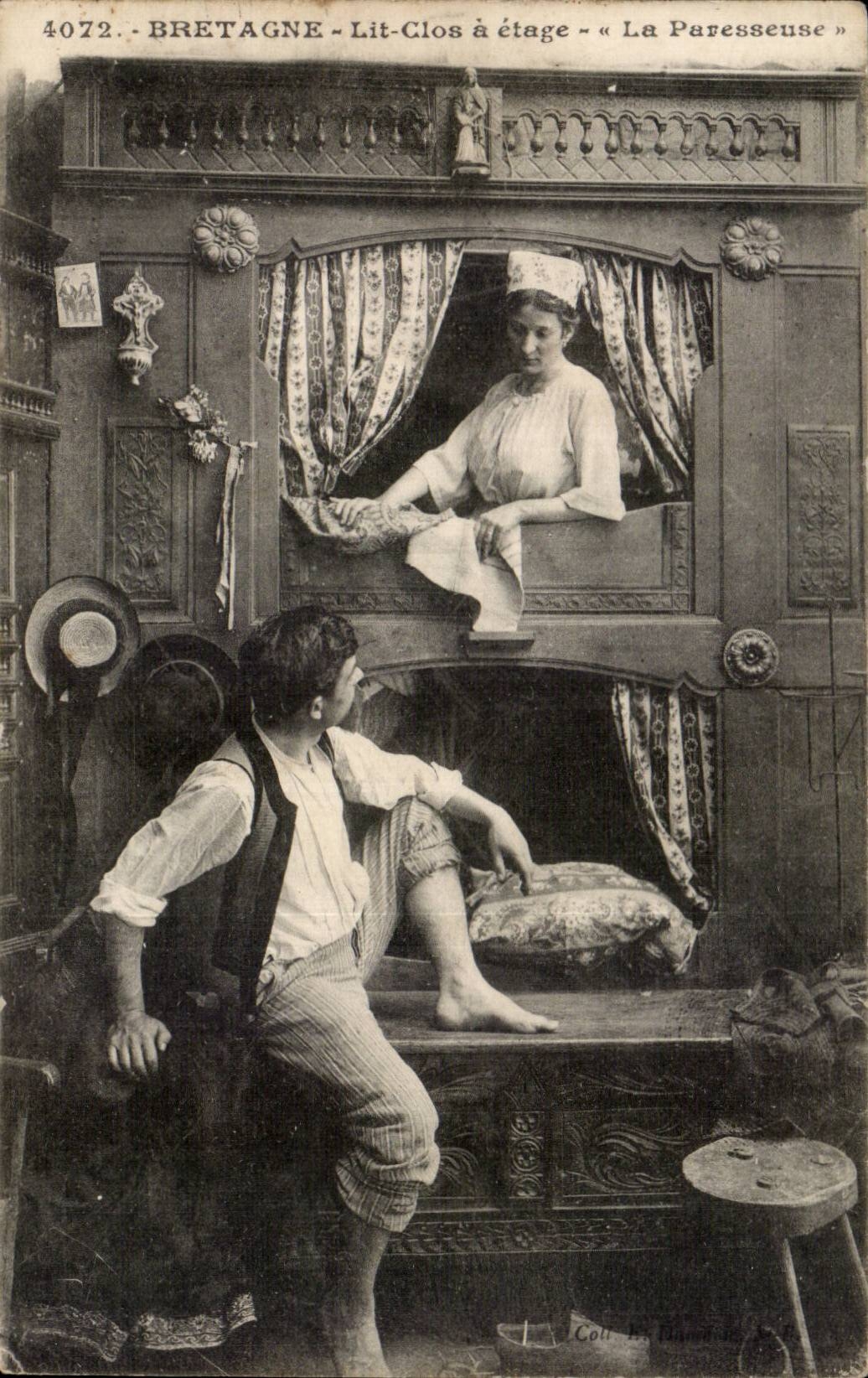 CPA In Brittany folklore costume the lazy one