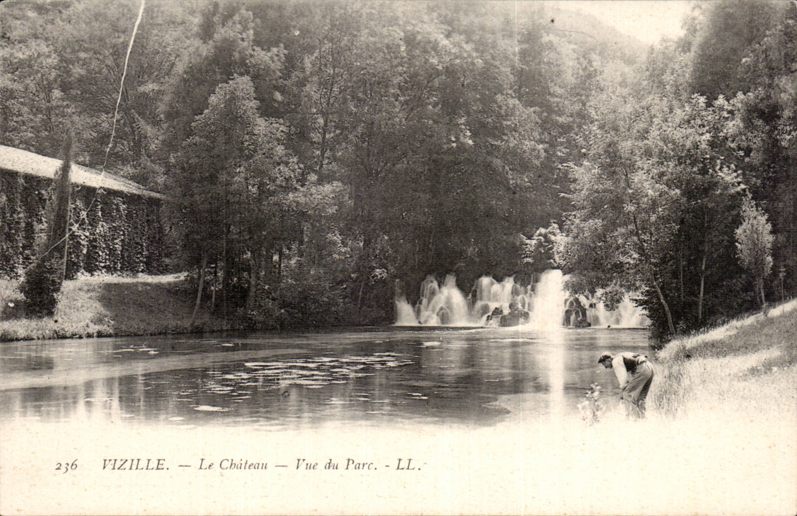 Dauphine CPA Vizille the castle Seen of the park