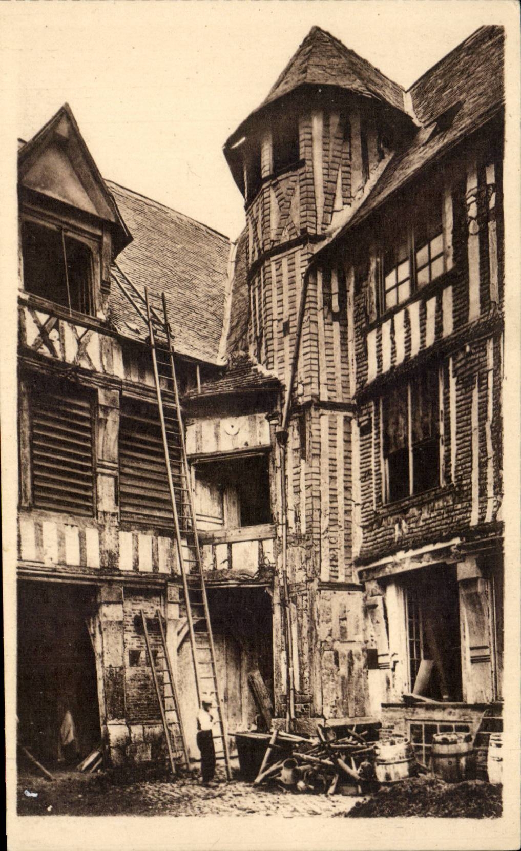 CPA CAudebec in CAux Old woman house main street