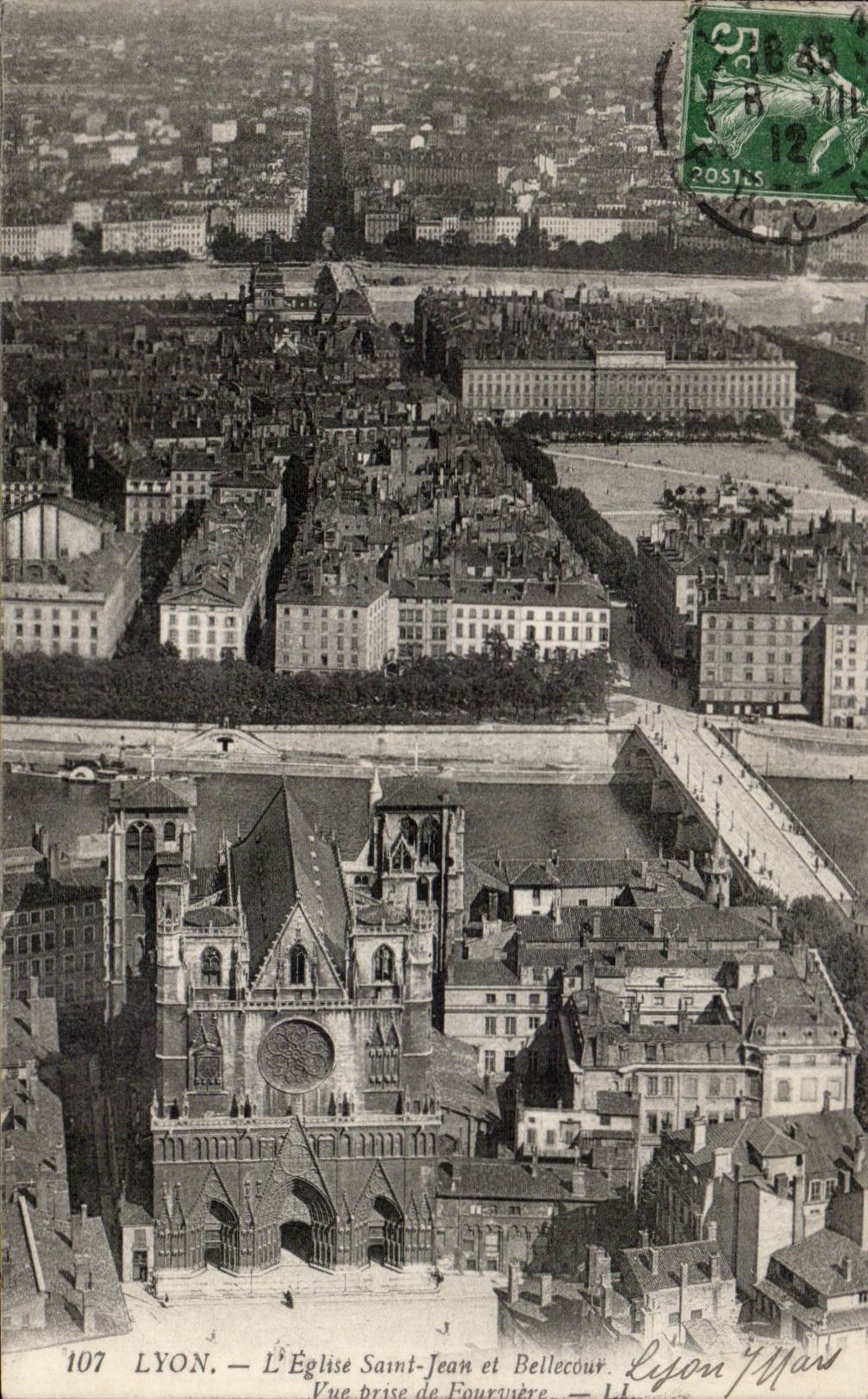 CPA Lyon the church Saint Jean and Bellecour Seen from of Fourviere