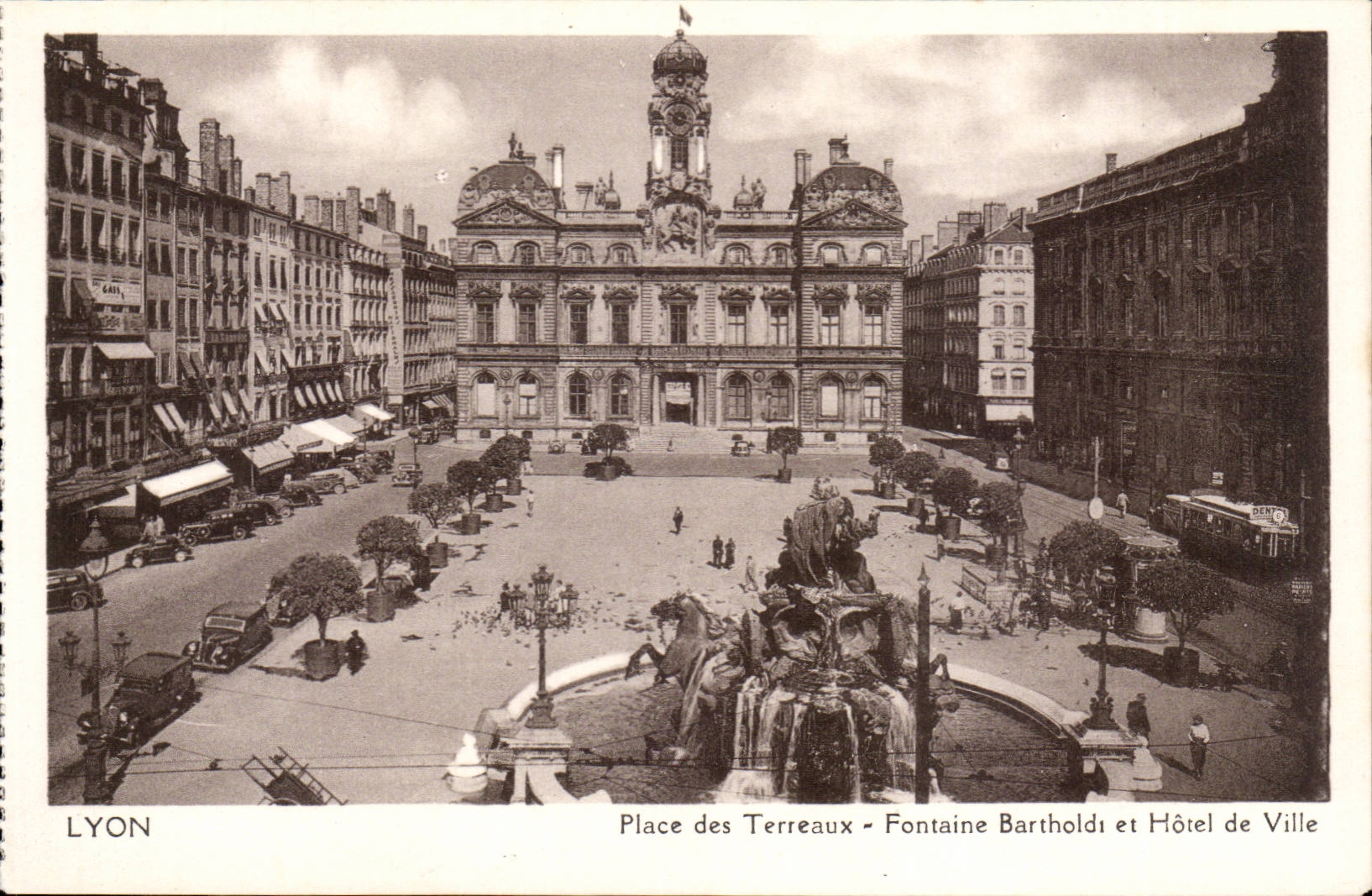 Lyon CPA Places Composts Bartholdi Fountain and town hall