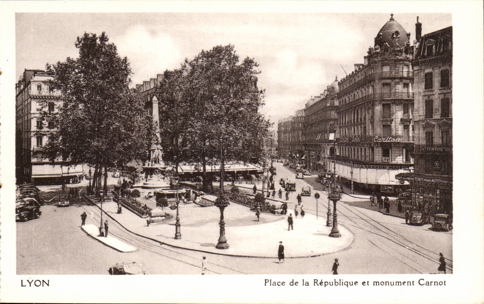 Lyon CPA Places Republic and Carnot monument