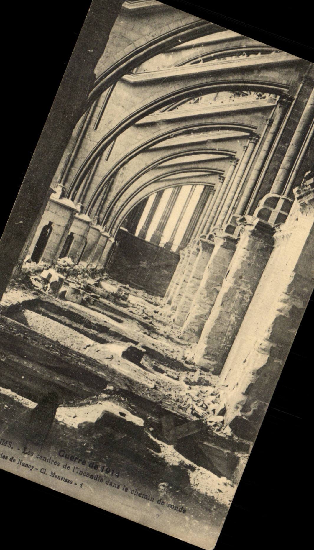 CPA Reims ashes of the fire in the covered way