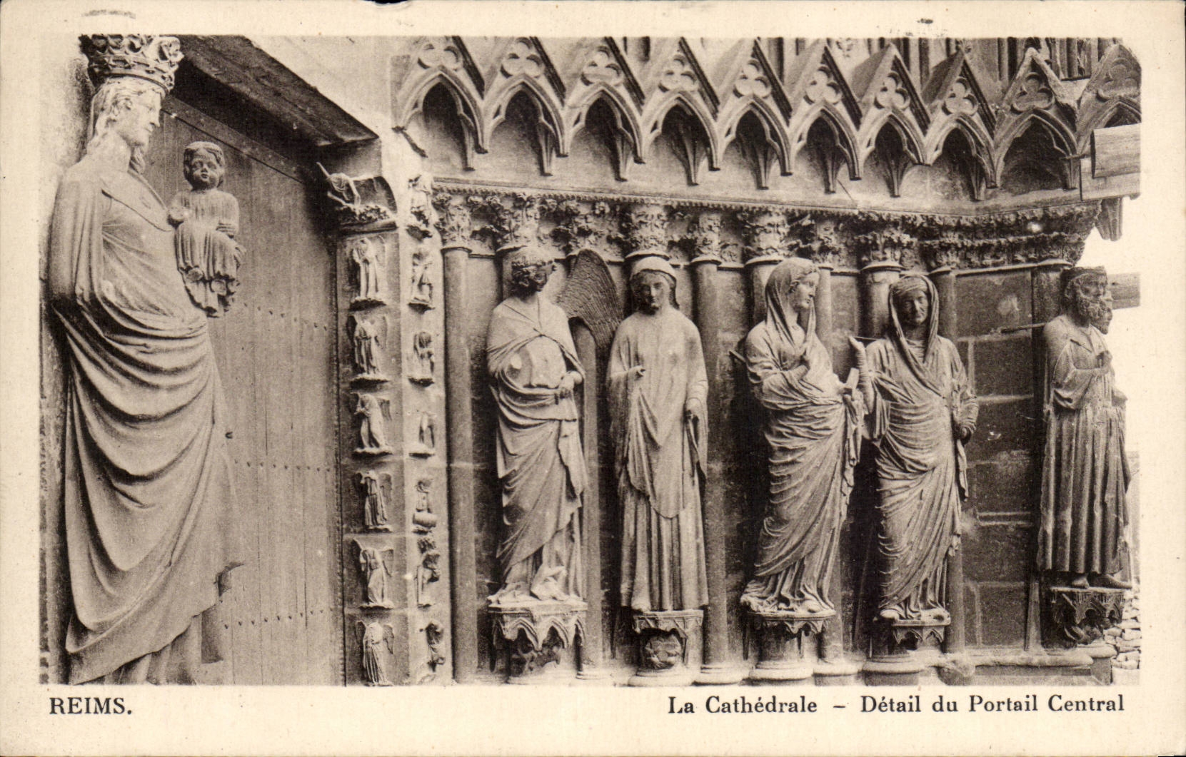 CPA Reims the cathedral Detail of the central gate
