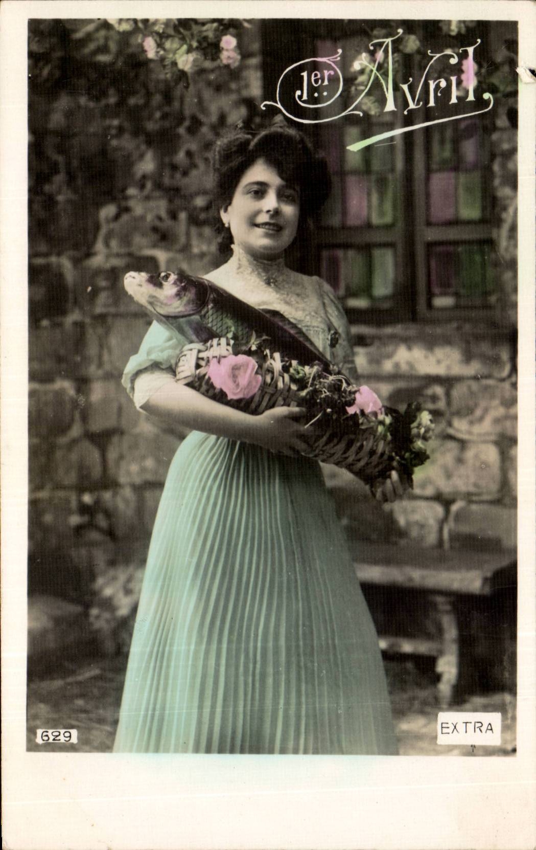 CPA Phantasie Frau Poisson 1 April Ostern Ostern