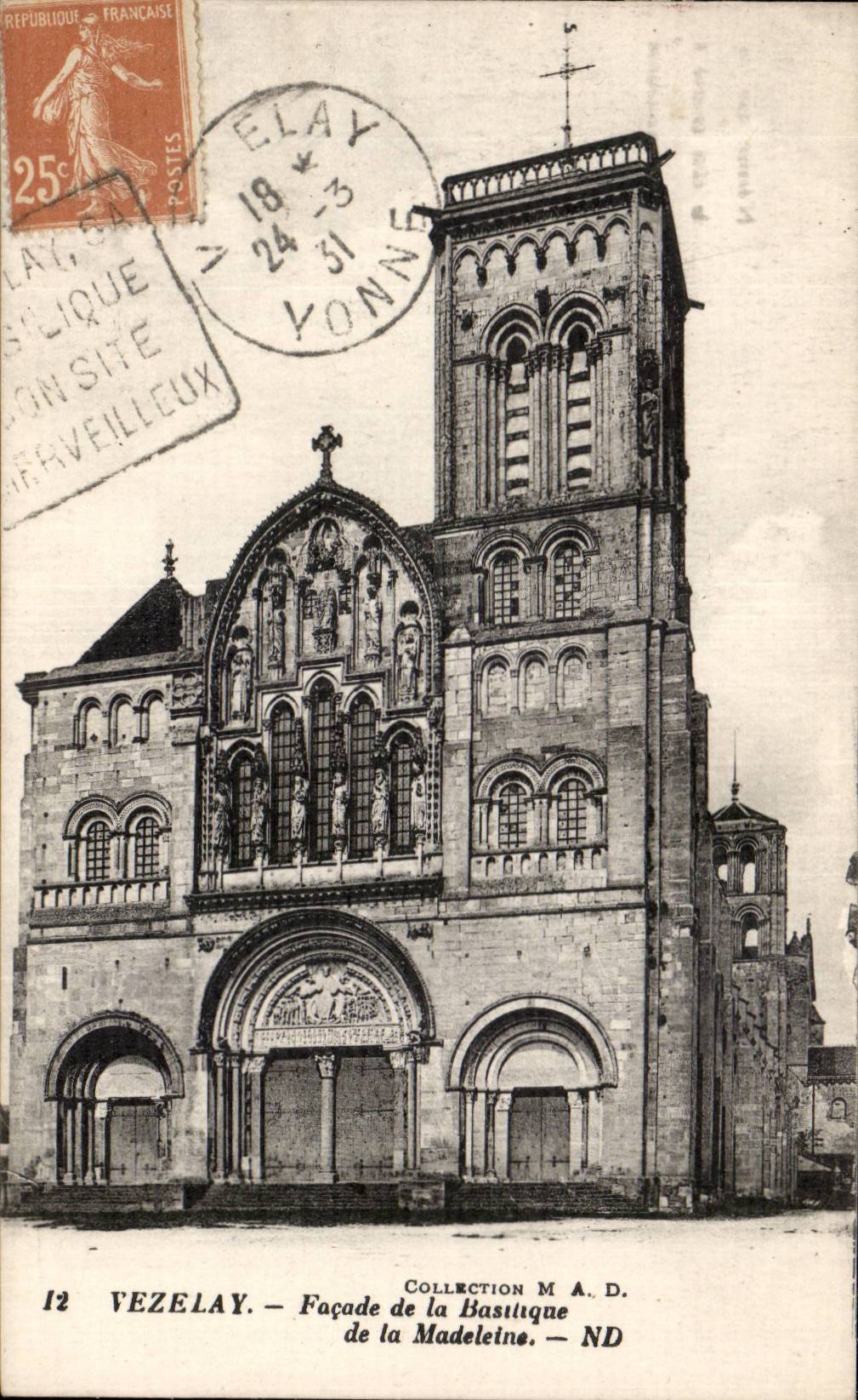 CPA Vezelay Frontage of the basilica of the Madeleine