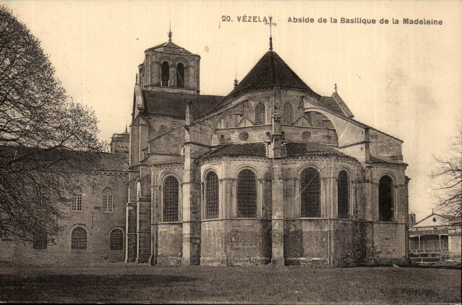CPA Vezelay Apse of the basilica of the Madeleine