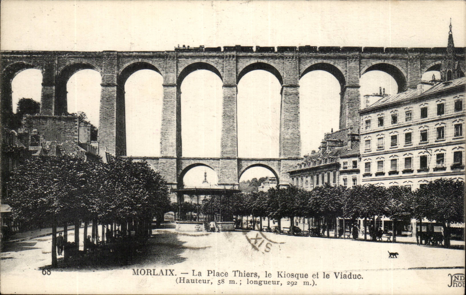 CPA Morlaix La place Thiers le kiosque et le viaduc 