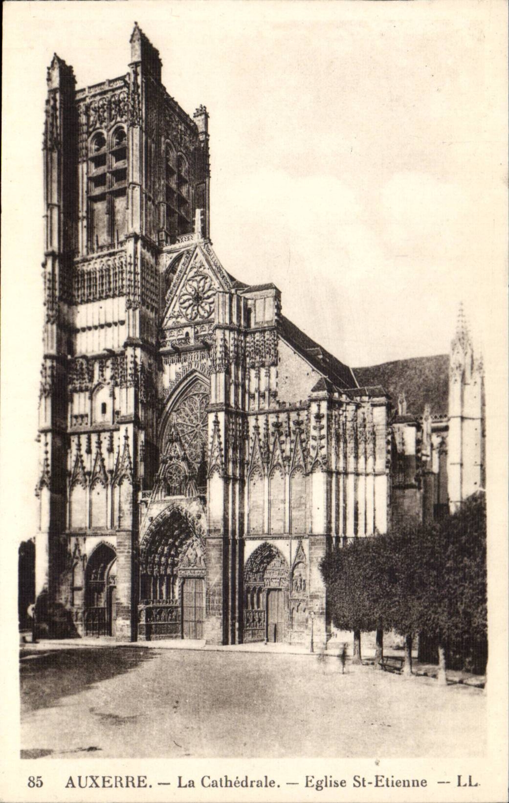 CPA Auxerre die Kathedrale Kirche St Etienne