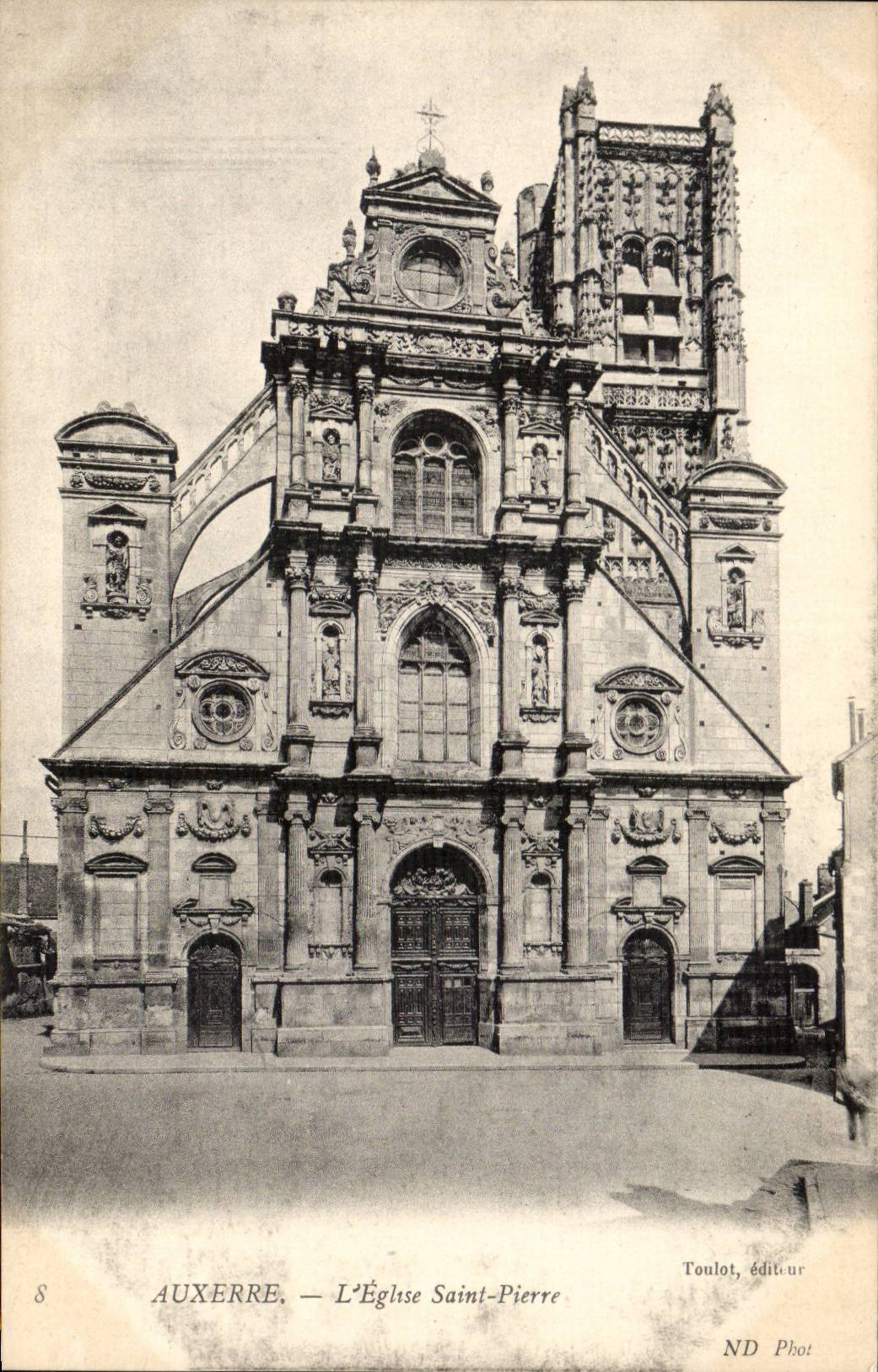 CPA Auxerre das Kirche Saint Pierre