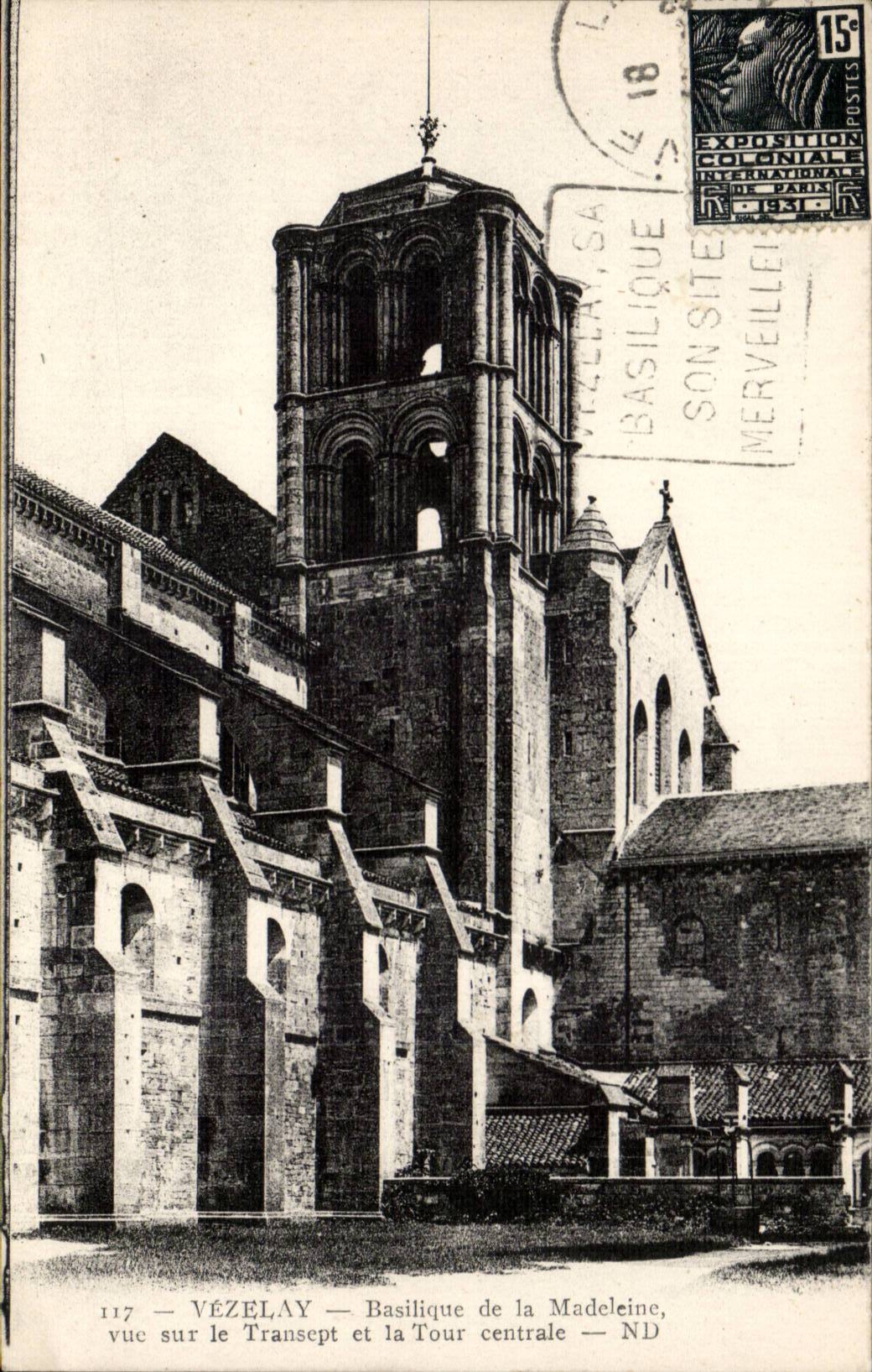 CPA Vezelay Basilica of the Madeleine seen on the transept and the central lathe